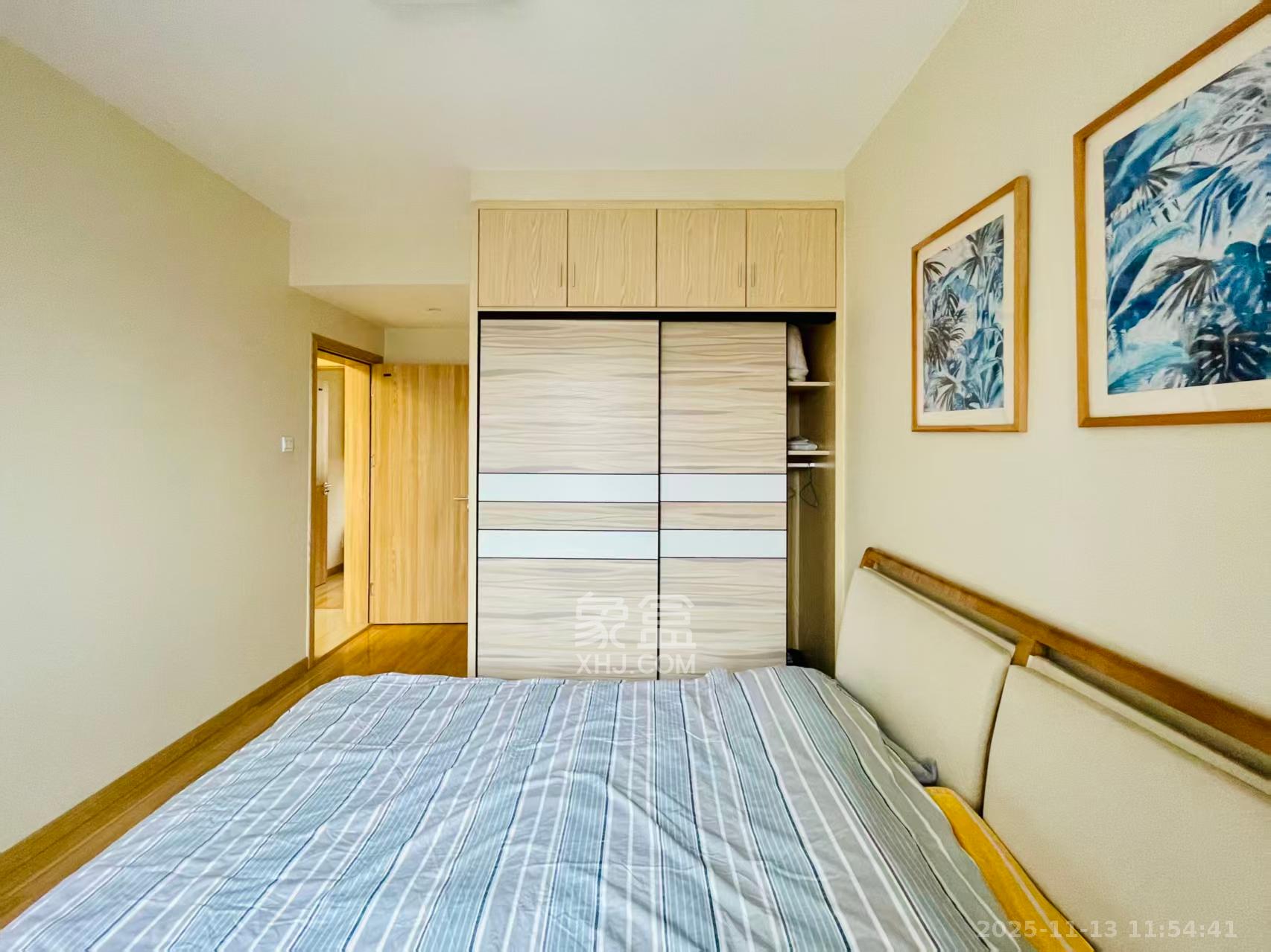 华润置地广场一期 3室2厅2卫 2200.0元/月 华润置地广场一期 3室2厅2卫 2200.0元/月室内图