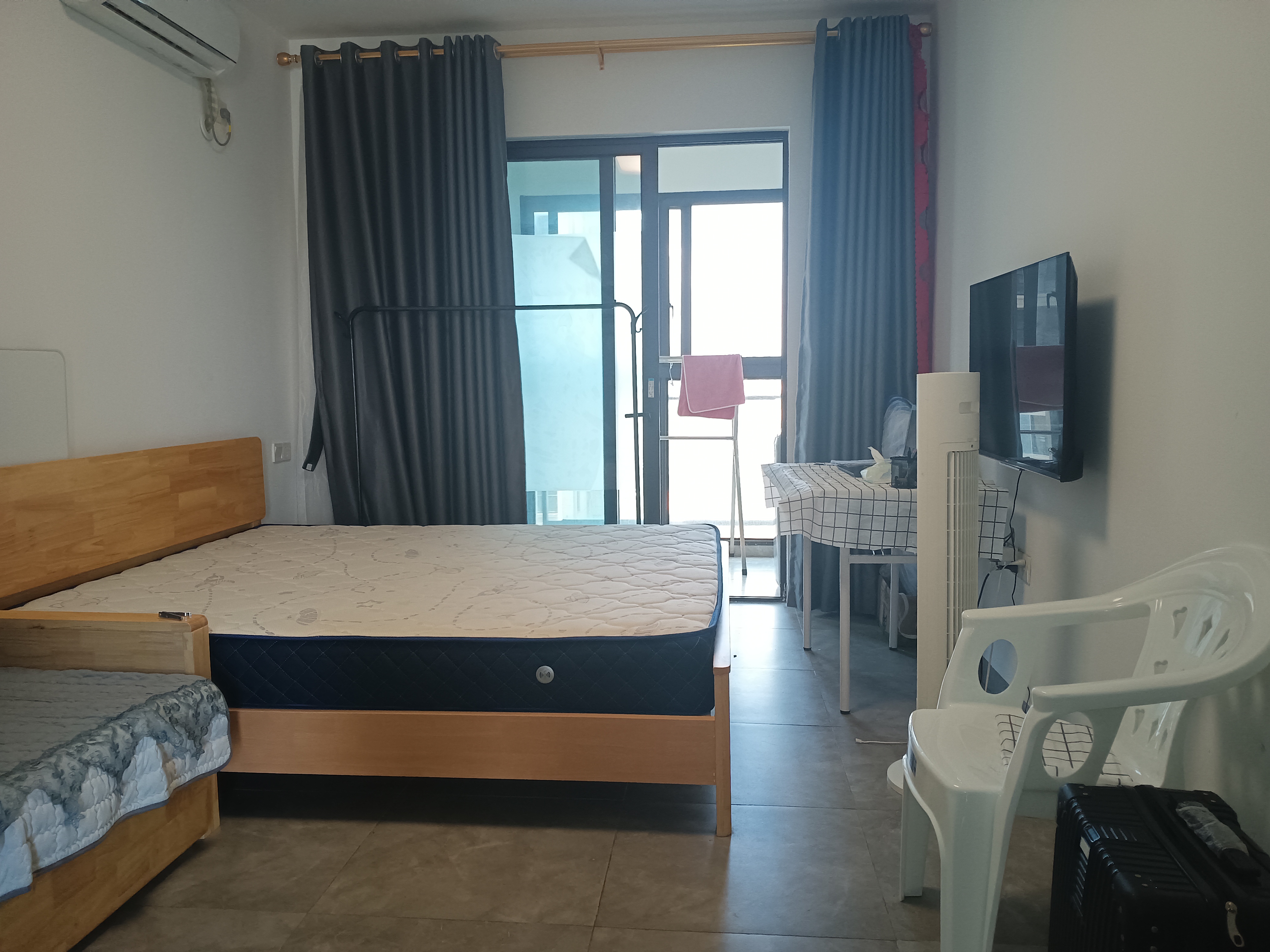 滨海新天地  1室1厅1卫    1600.0元/月室内图1