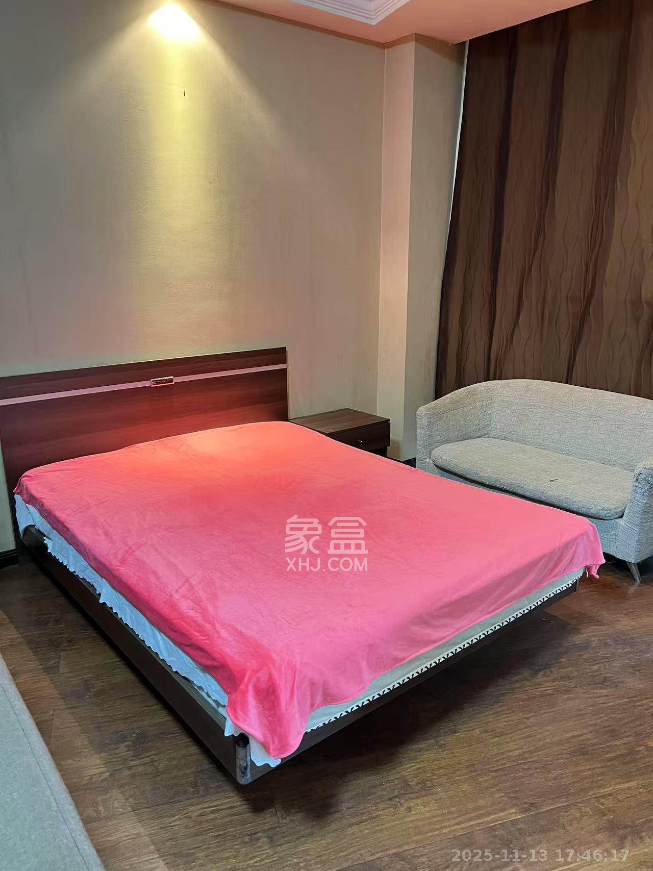 铂宫  1室1厅1卫    1900.0元/月