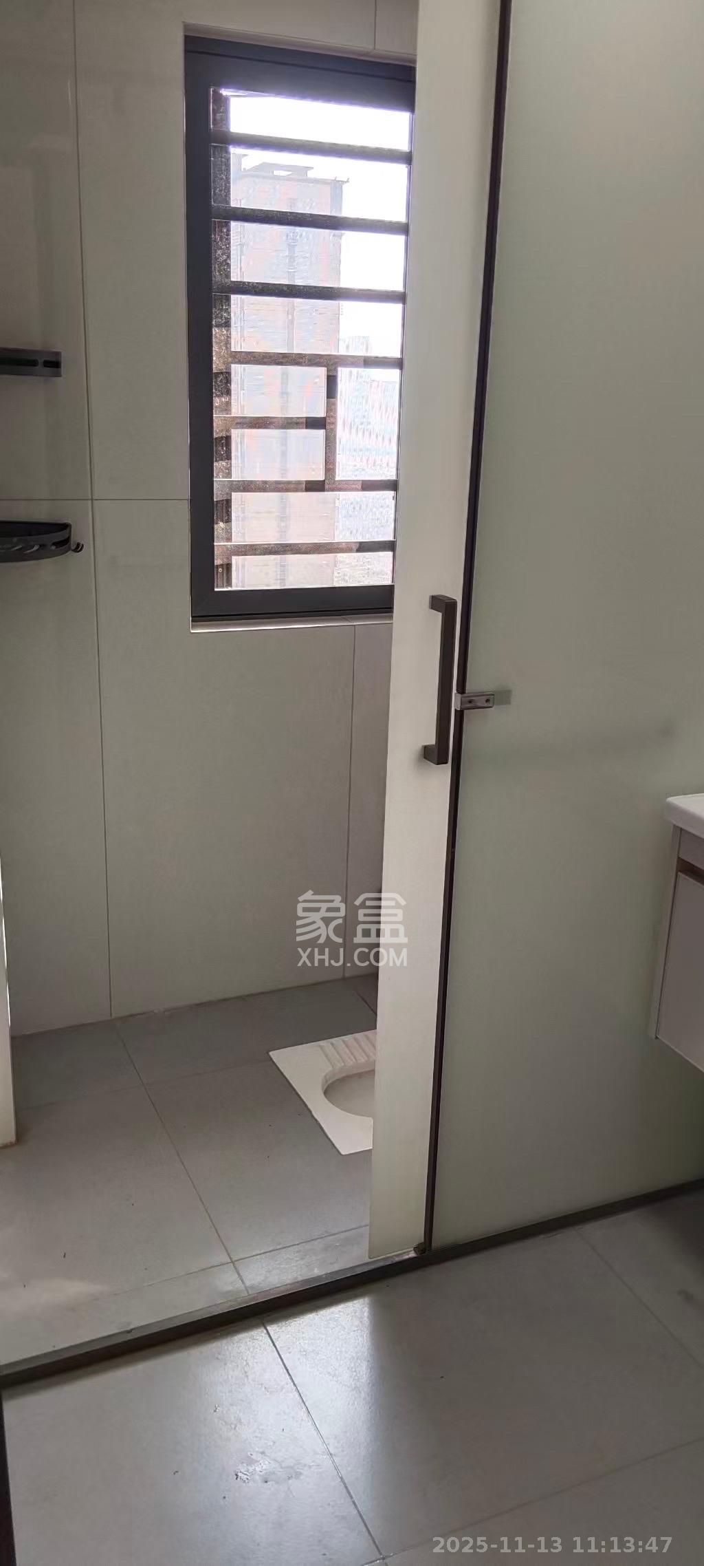 桥头家园三期  2室2厅1卫    1800.0元/月室内图