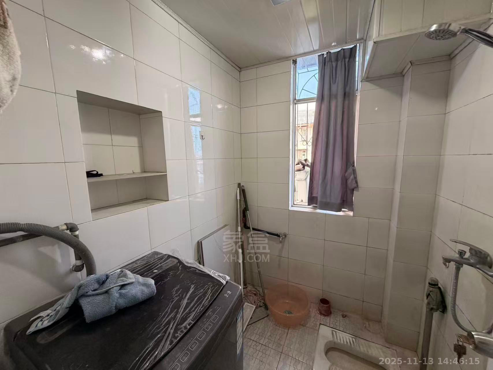 铁路小区 2室1厅1卫 1000.0元/月 铁路小区 2室1厅1卫 1000.0元/月室内图