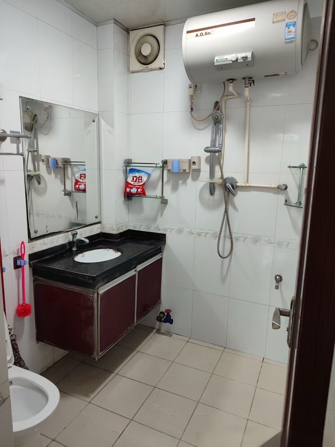 三立公寓小区 3室1厅1卫 2300.0元/月 三立公寓小区 3室1厅1卫 2300.0元/月室内图