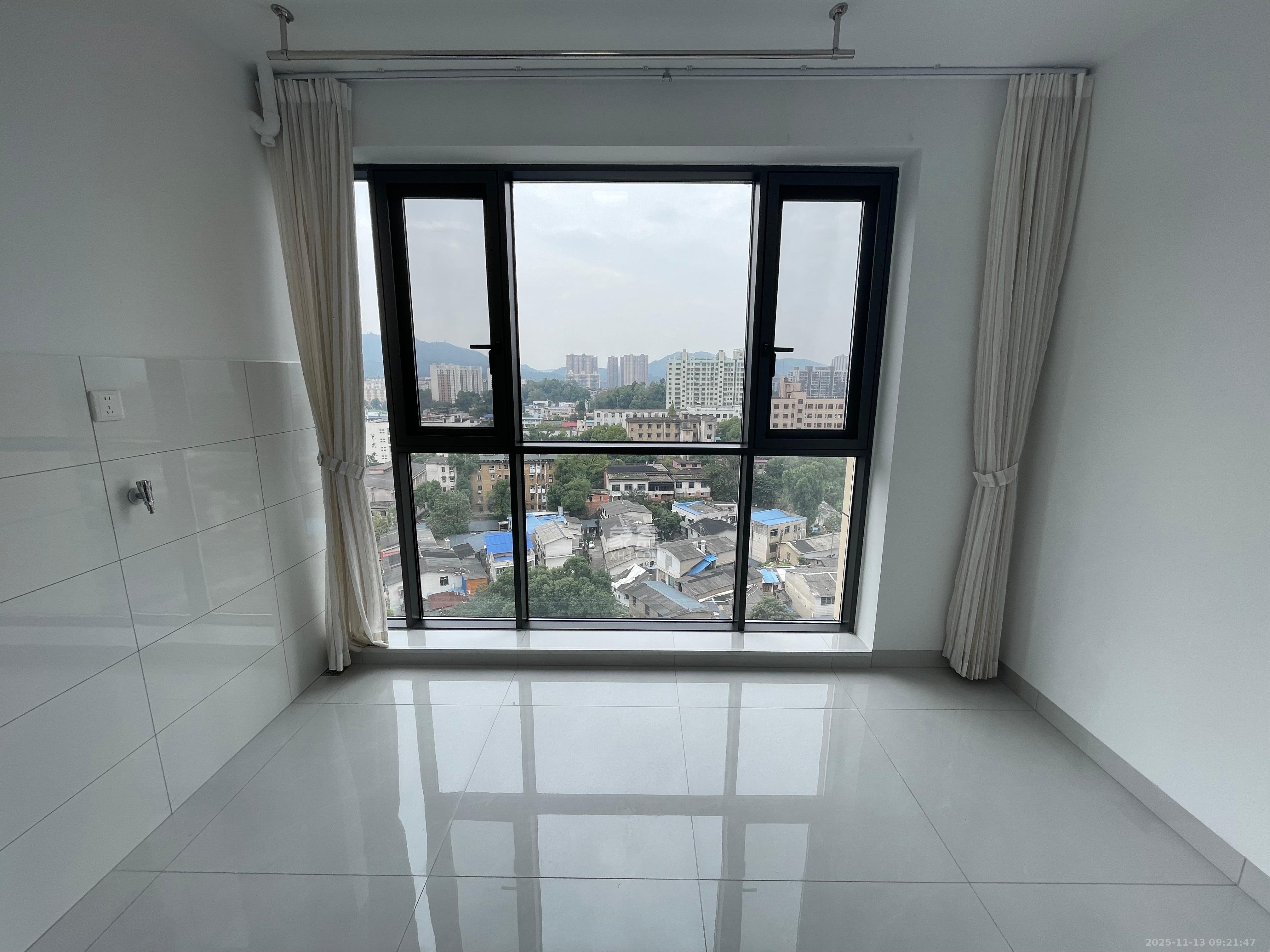 璞悦府  3室2厅2卫    3500.0元/月室内图