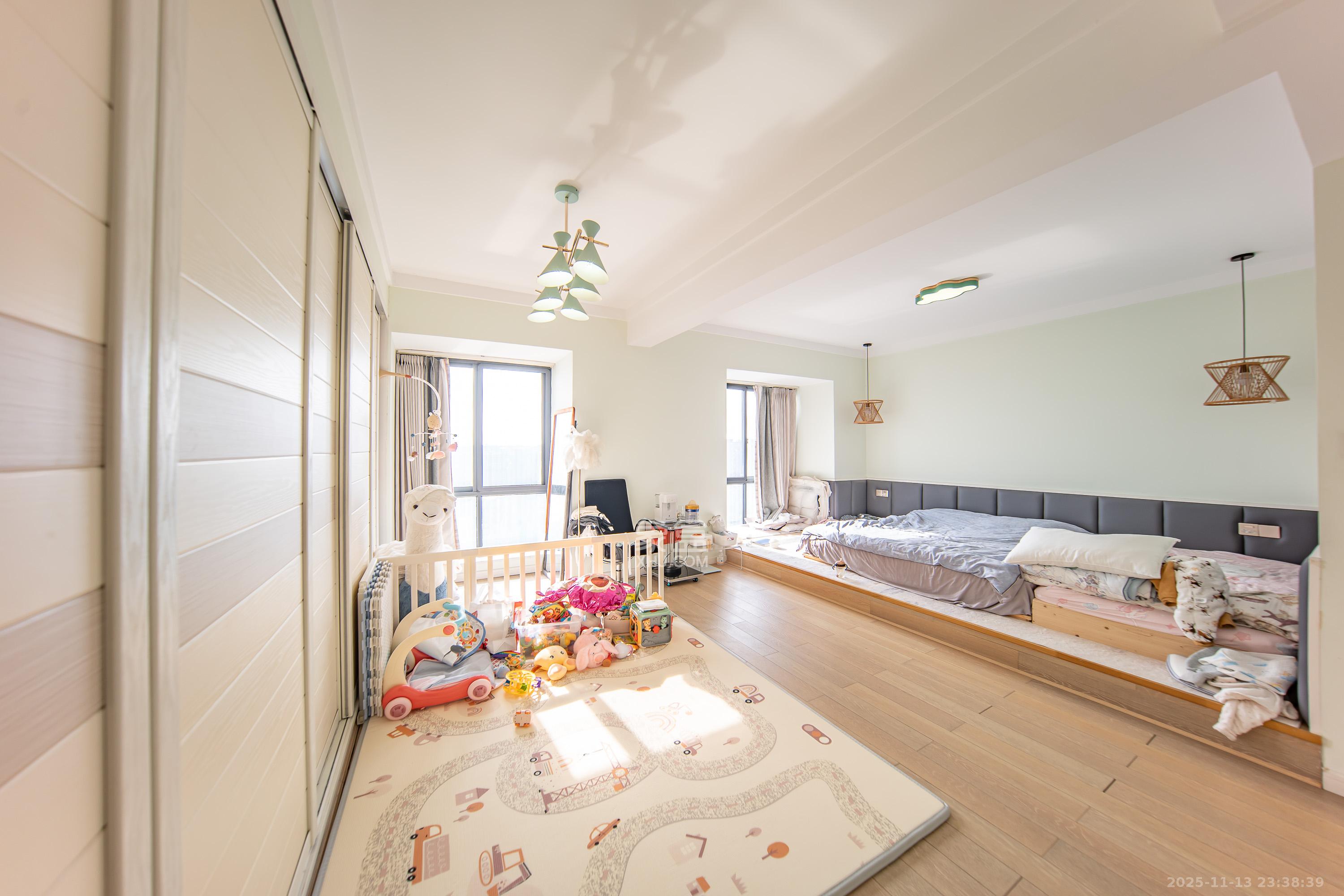 兰亭湾畔 3室2厅2卫 150.0万 兰亭湾畔 3室2厅2卫 150.0万卧室