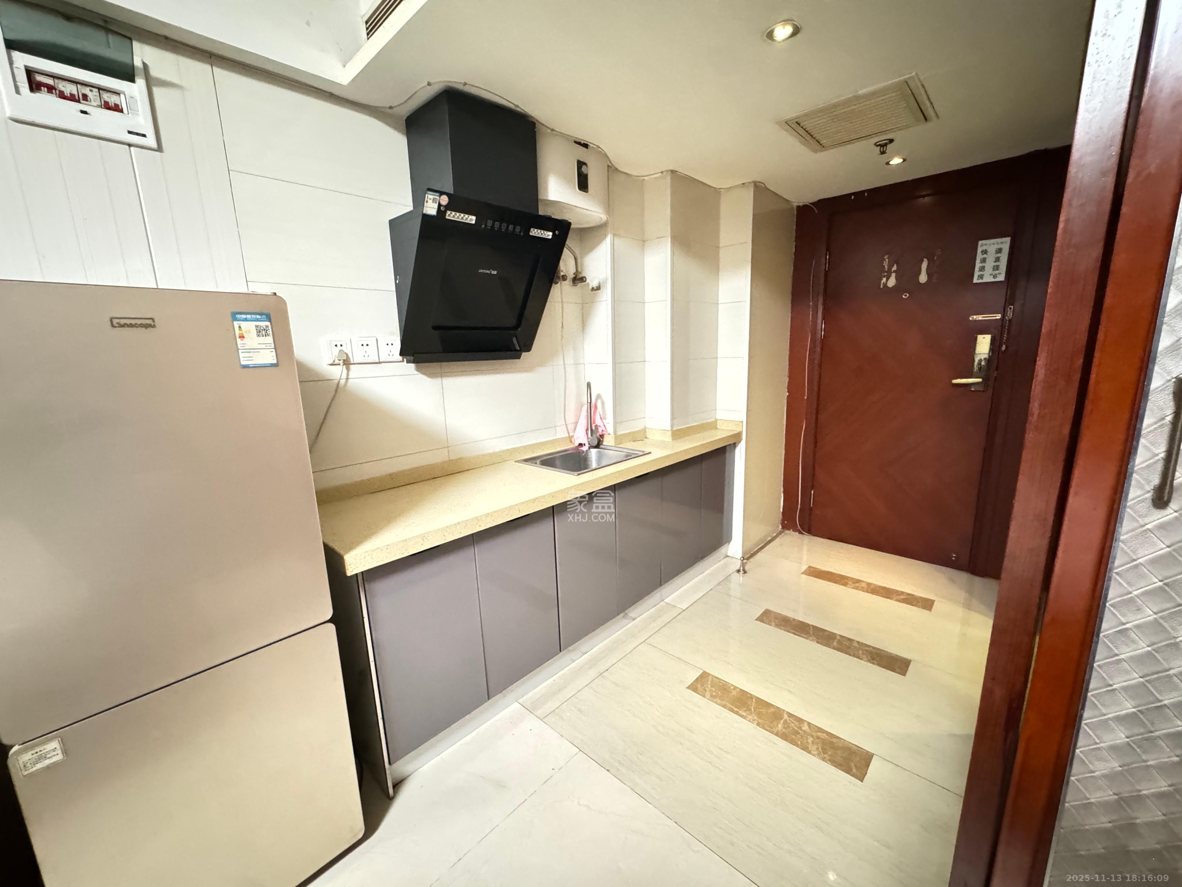 山水华景  1室1厅1卫    1200.0元/月室内图