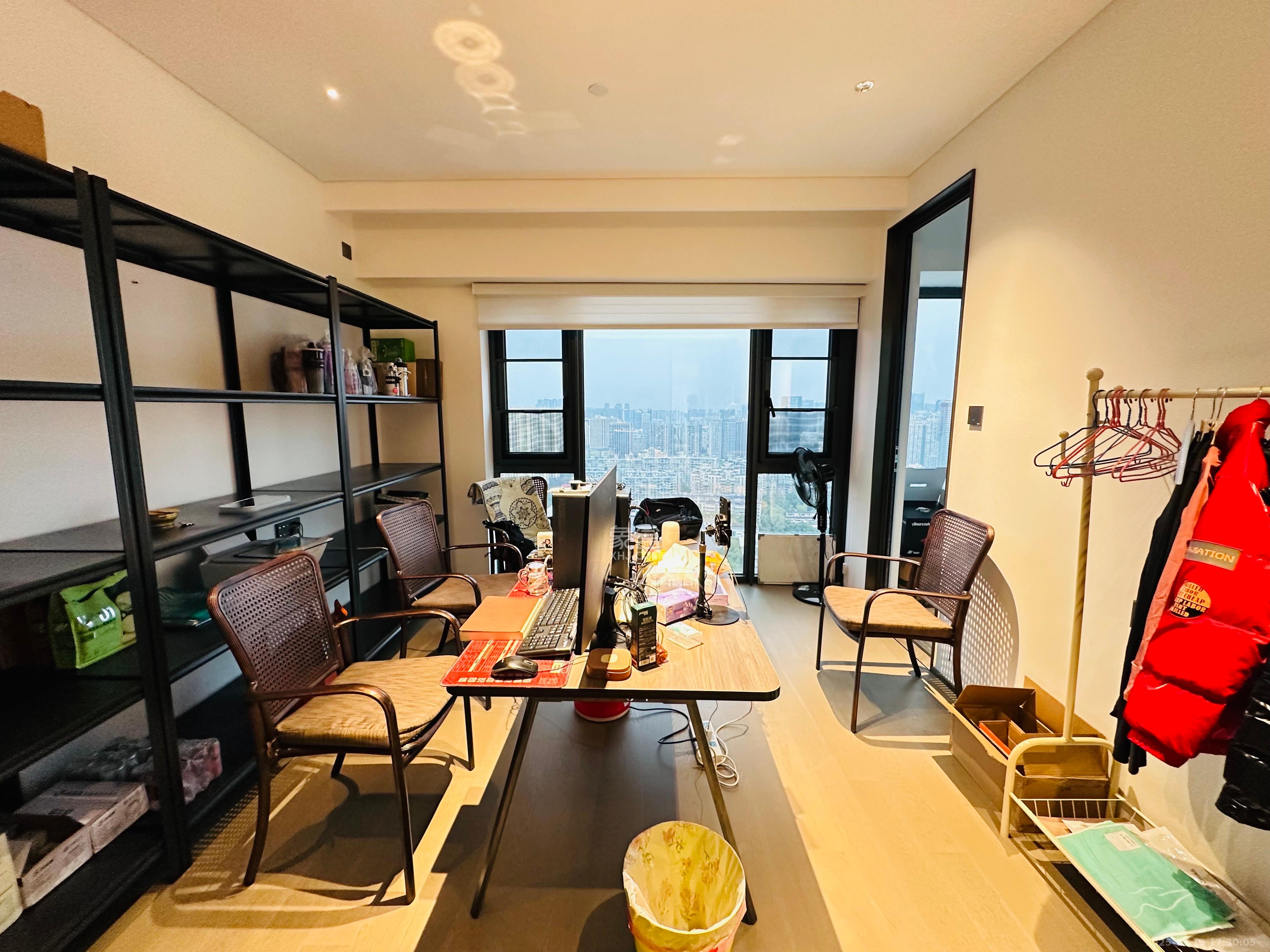 长沙悦府（华润万象城）  4室2厅3卫    16000.0元/月室内图