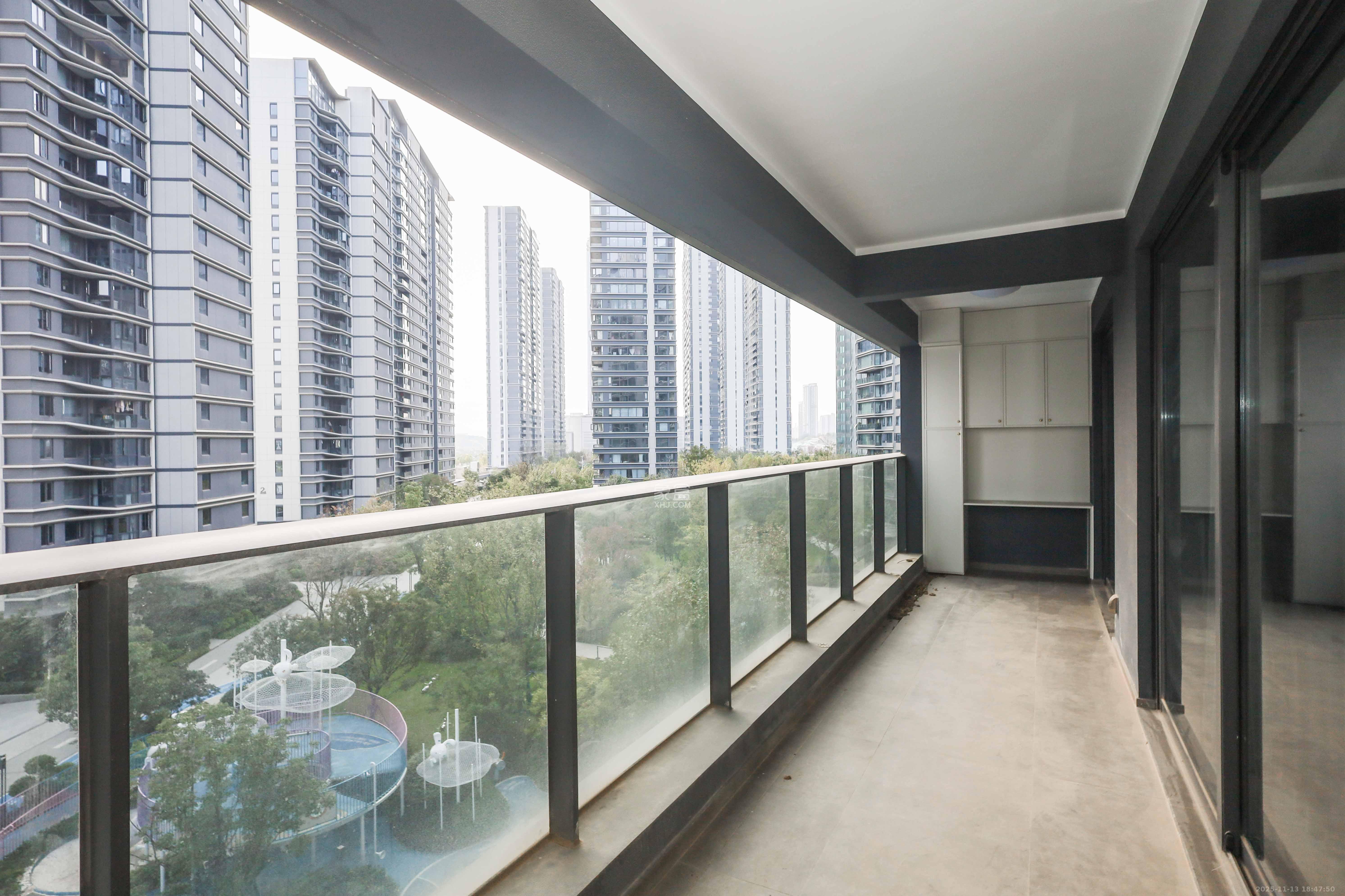 绿城招商桂语雲峯  4室2厅2卫    380.0万阳台