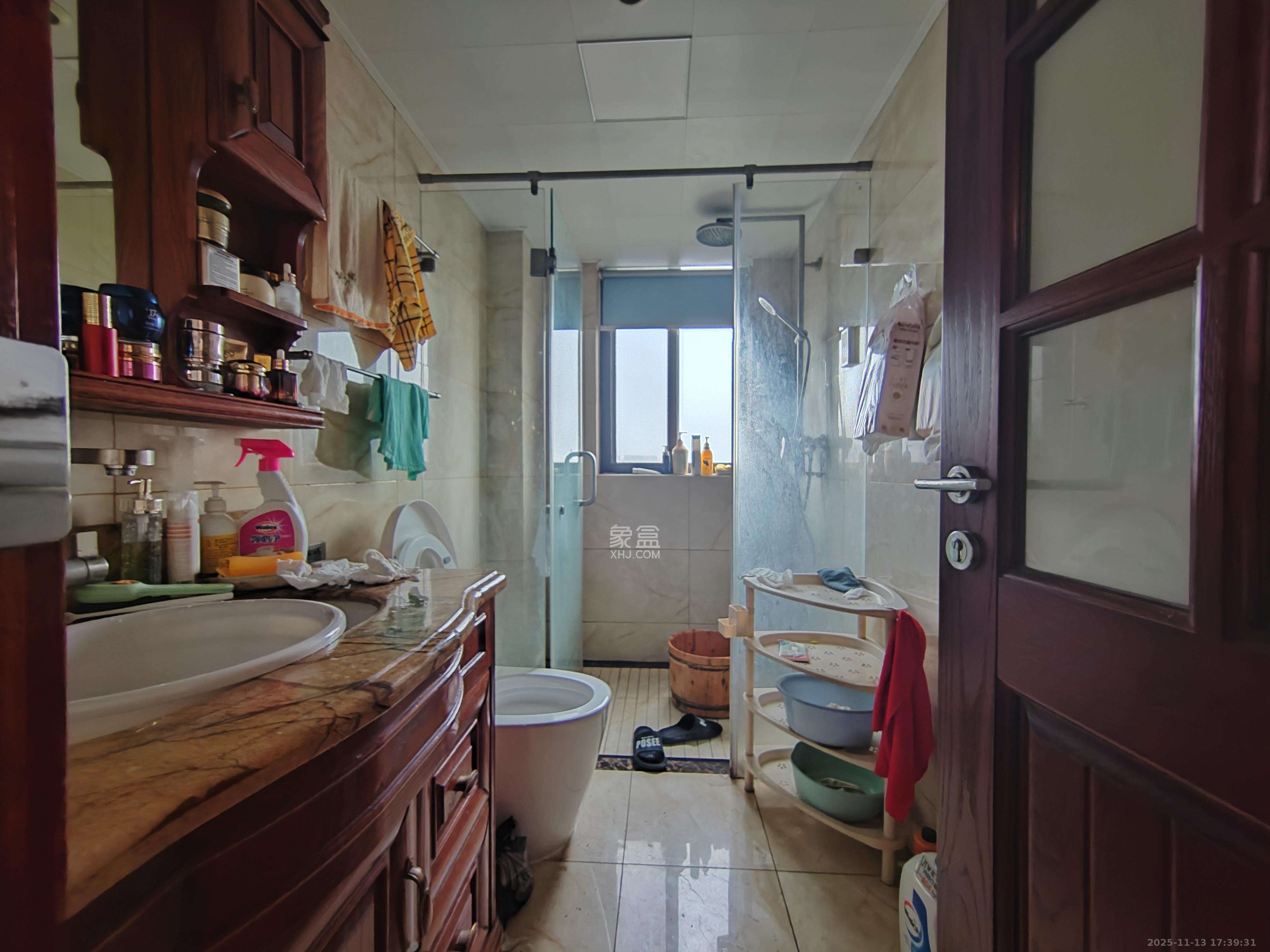 南山雍江汇(滨江国际新城) 4室2厅2卫 5500.0元/月 南山雍江汇(滨江国际新城) 4室2厅2卫 5500.0元/月室内图