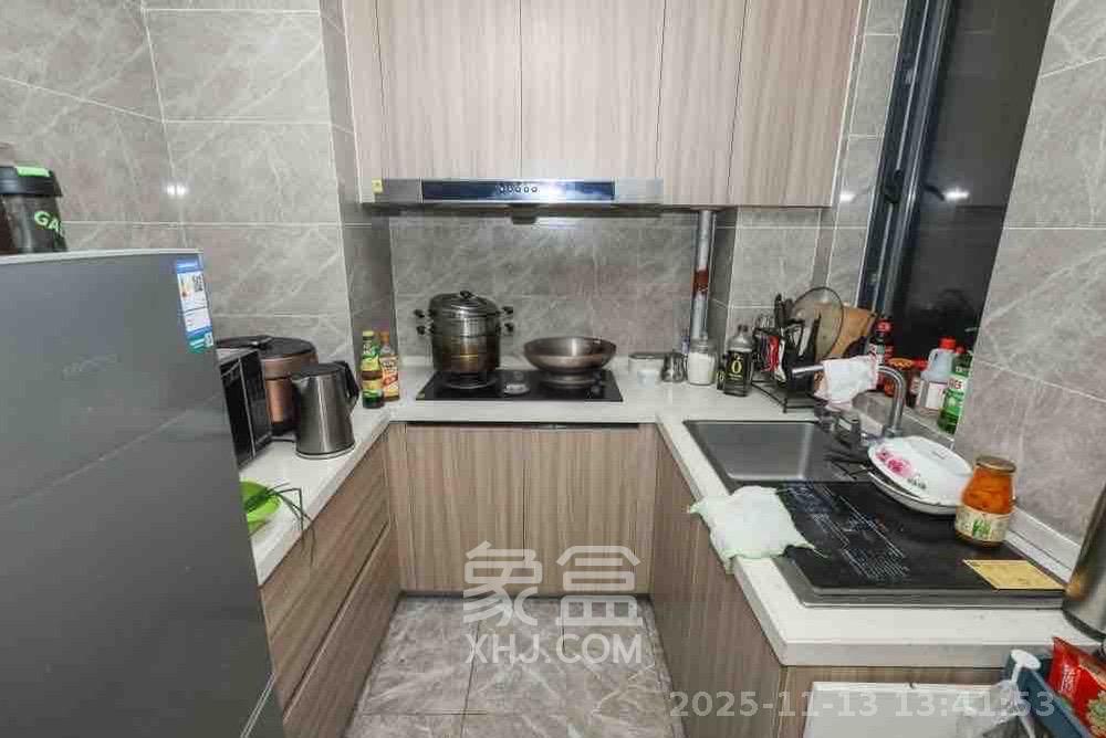 南山梅溪一方  3室2厅2卫    2800.0元/月室内图