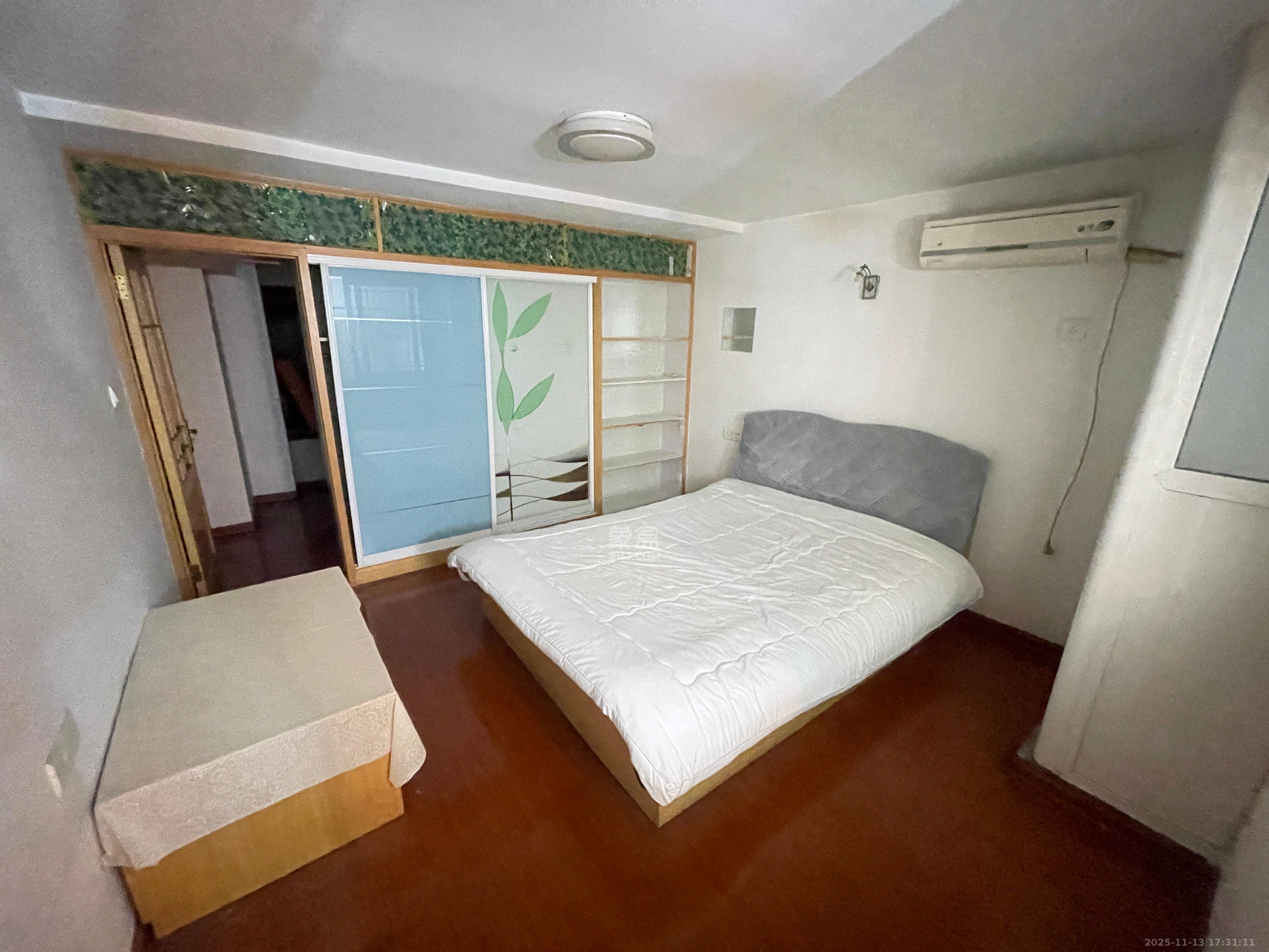 他城（天鸿时代公寓）  1室1厅1卫    1300.0元/月室内图