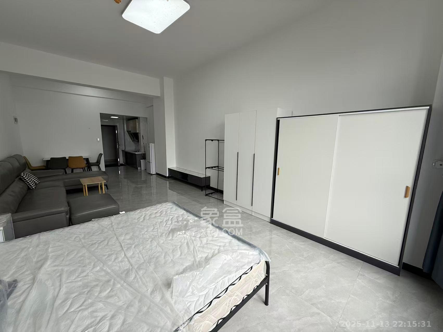 恒大誉府(融誉商业中心) 1室1厅1卫 2100.0元/月 恒大誉府(融誉商业中心) 1室1厅1卫 2100.0元/月室内图