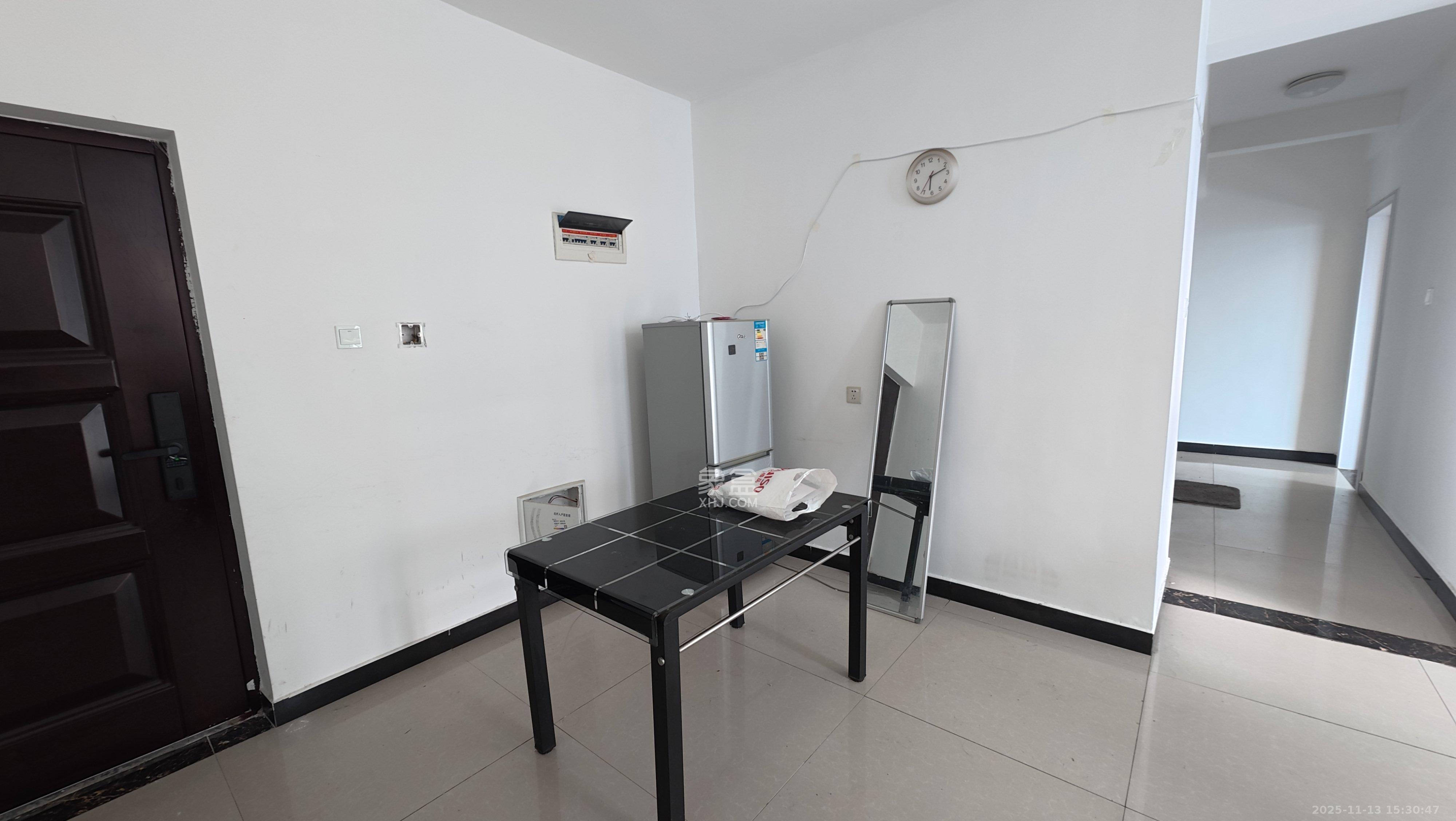 华城广场 2室2厅1卫 2400.0元/月 华城广场 2室2厅1卫 2400.0元/月室内图