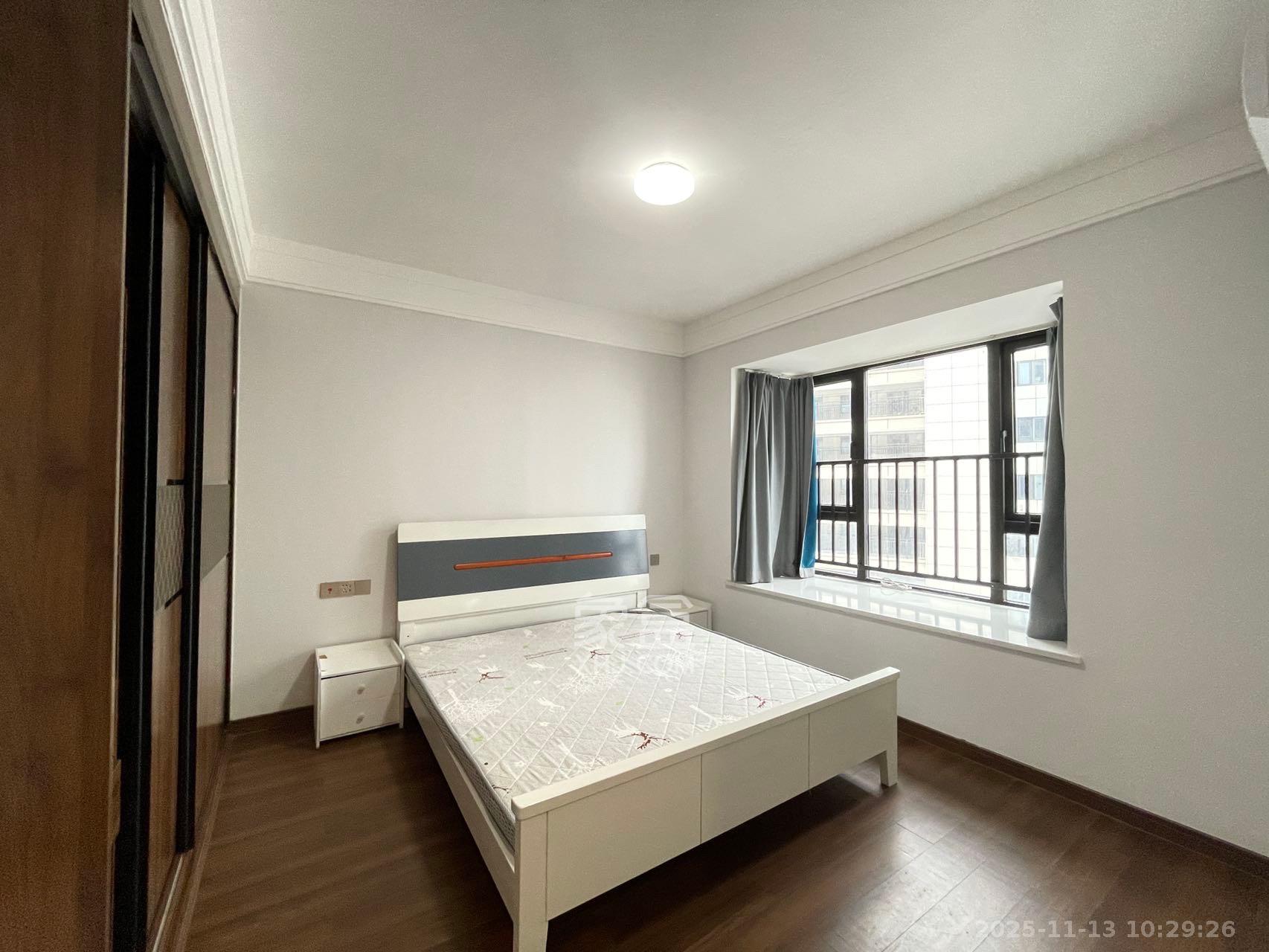 中国铁建金色蓝庭  3室2厅2卫    3200.0元/月室内图