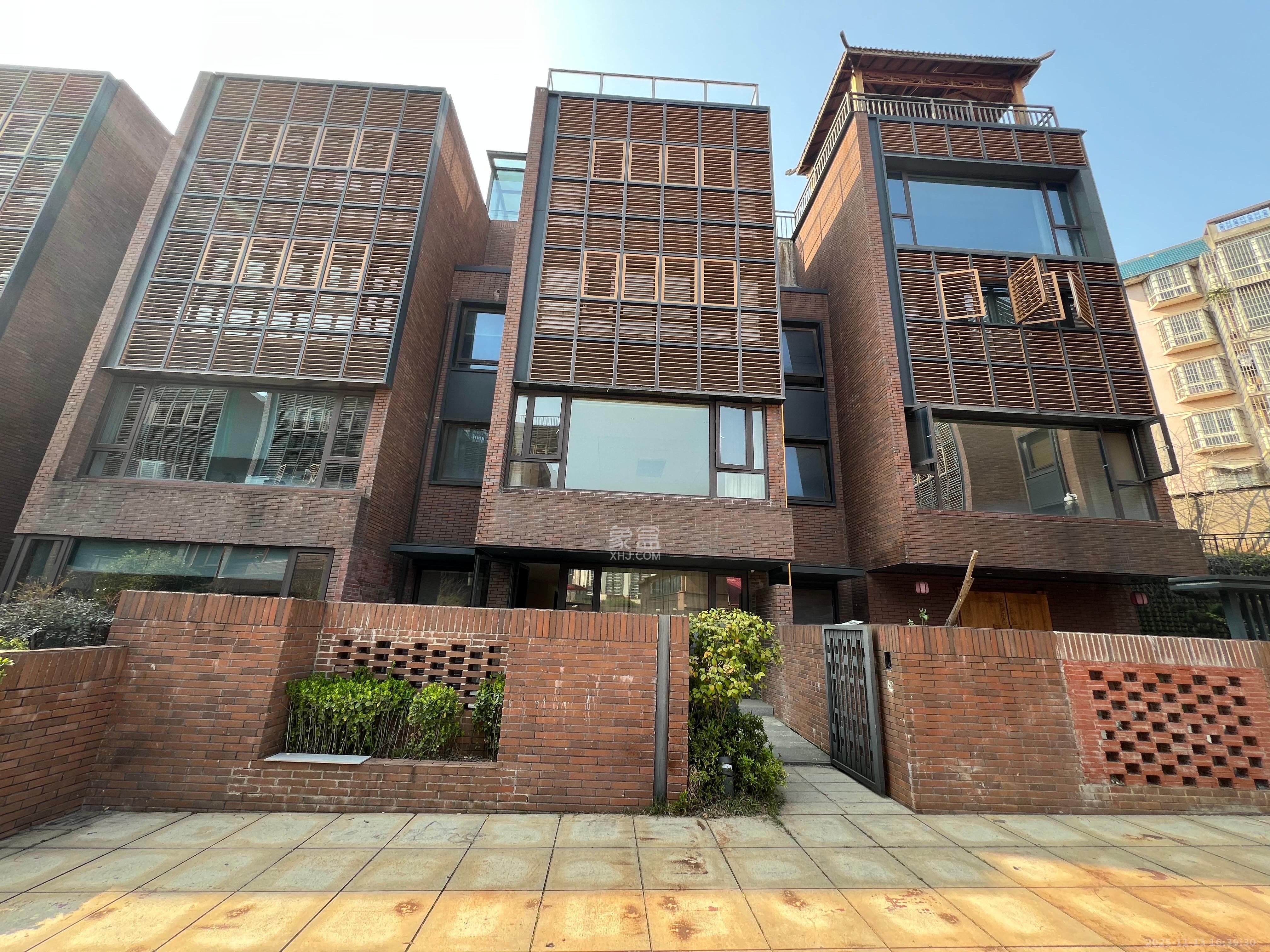 万科紫台  6室2厅4卫    22000.0元/月