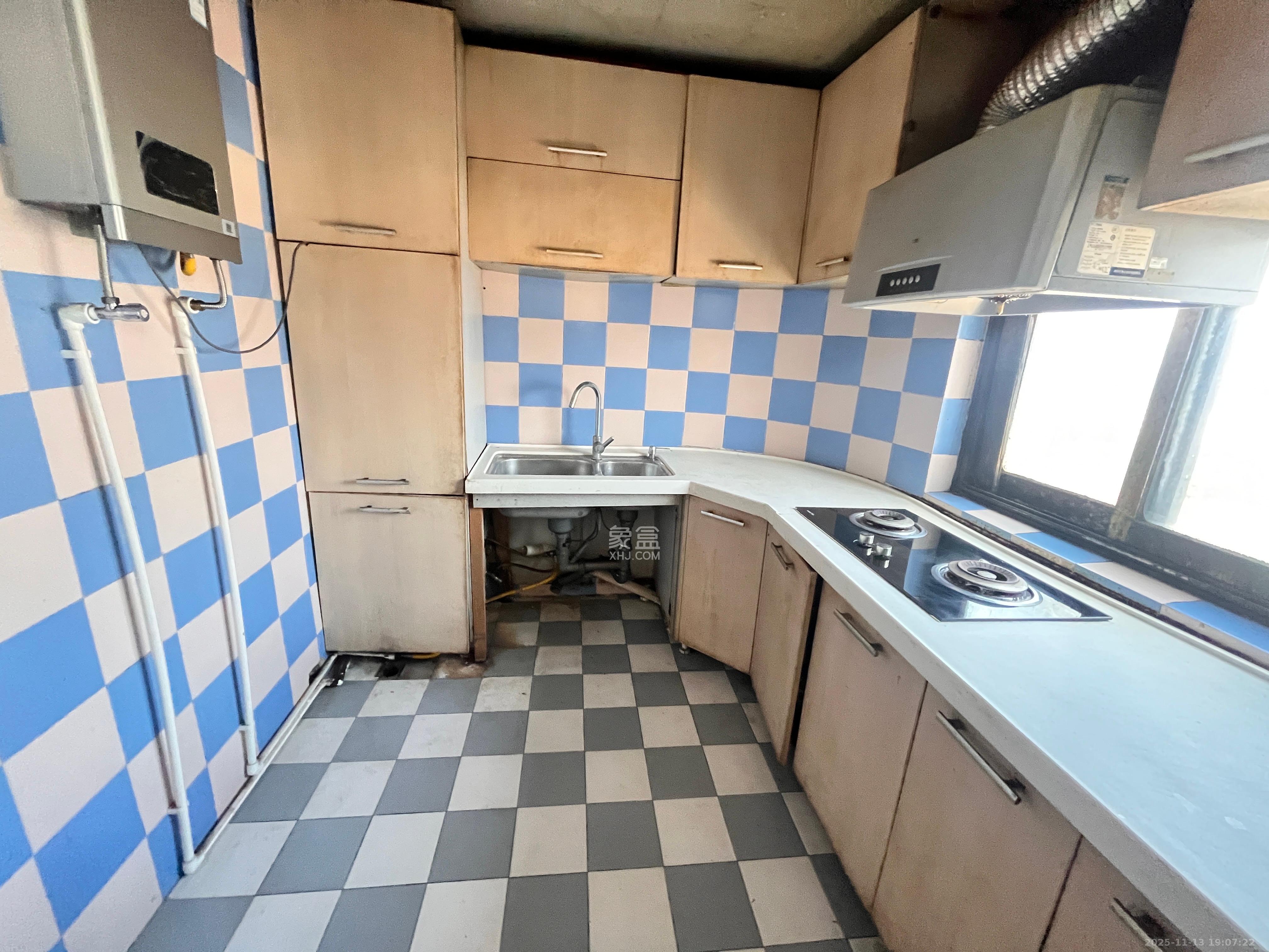 华联花园  5室2厅3卫    4200.0元/月室内图