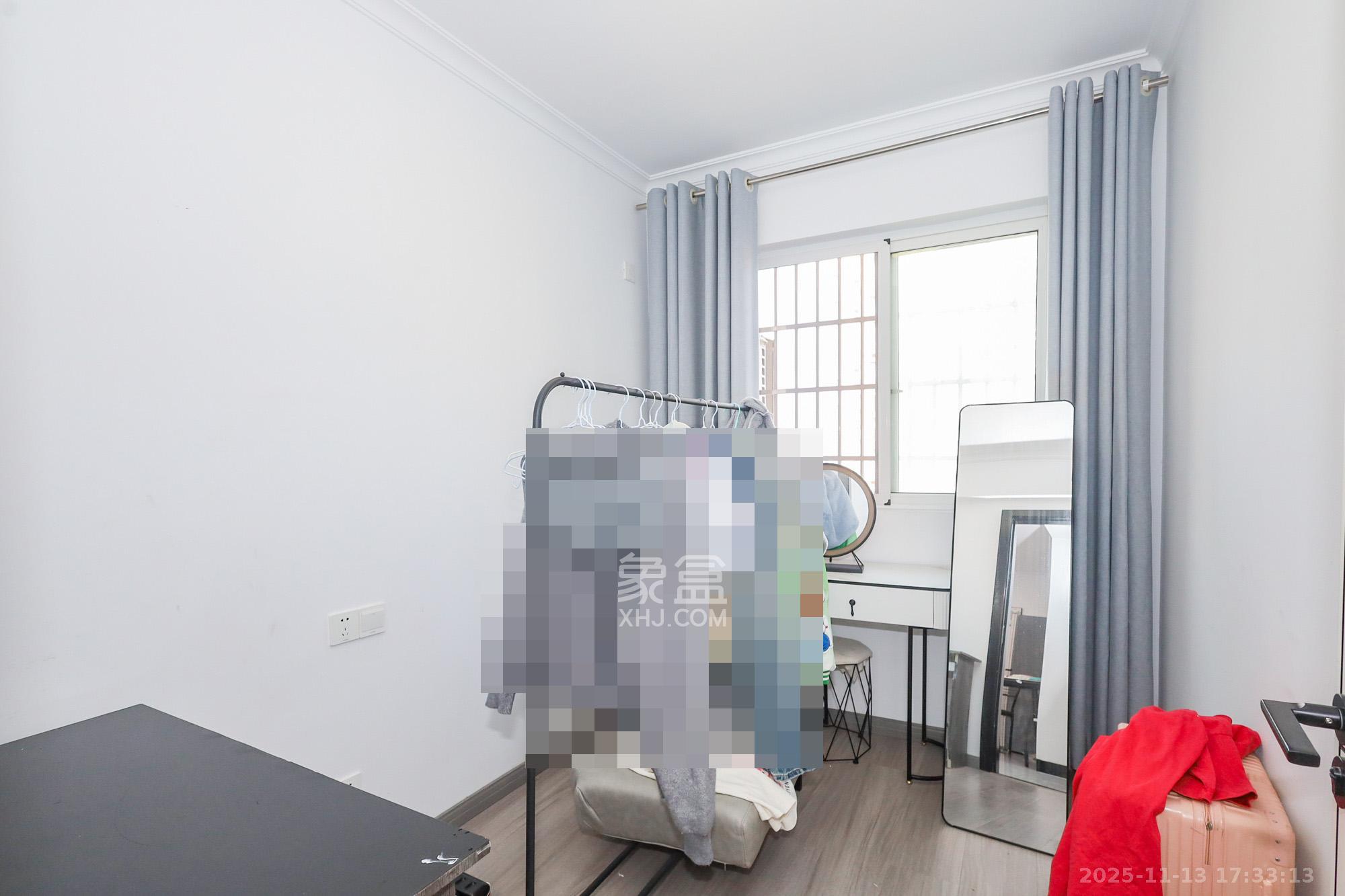 谷山乐园三期  1室2厅1卫    52.0万卧室