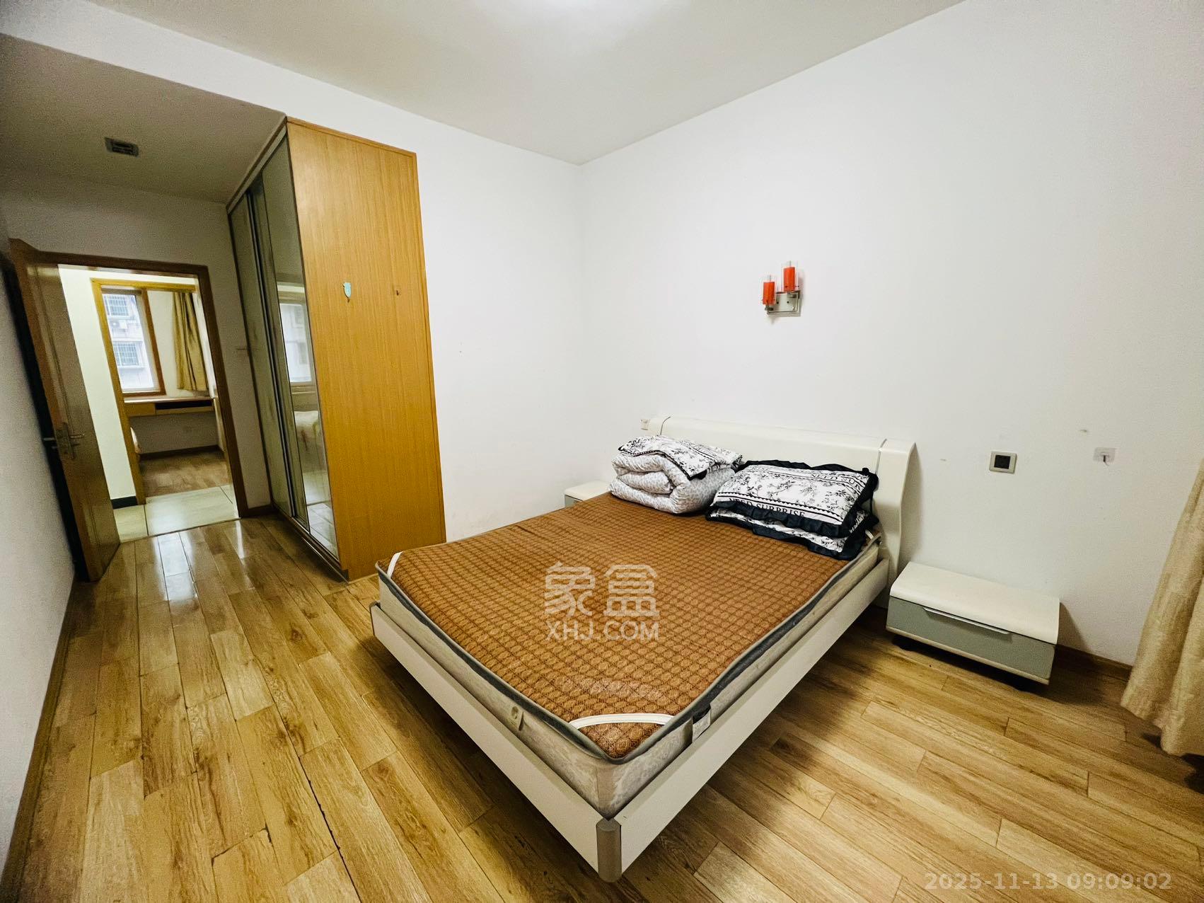 一品东庭 3室2厅2卫 2300.0元/月 一品东庭 3室2厅2卫 2300.0元/月室内图