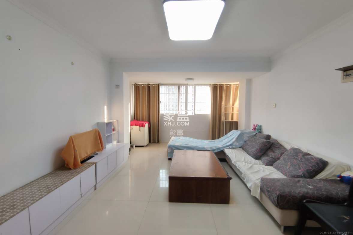 润芳园 3室2厅1卫 2000.0元/月 润芳园 3室2厅1卫 2000.0元/月室内图