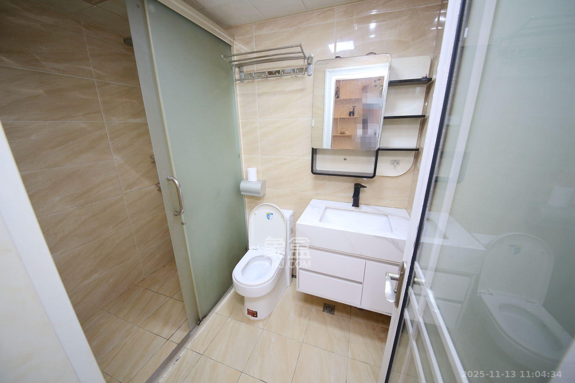 上城金都 1室1厅1卫 2500.0元/月 上城金都 1室1厅1卫 2500.0元/月室内图