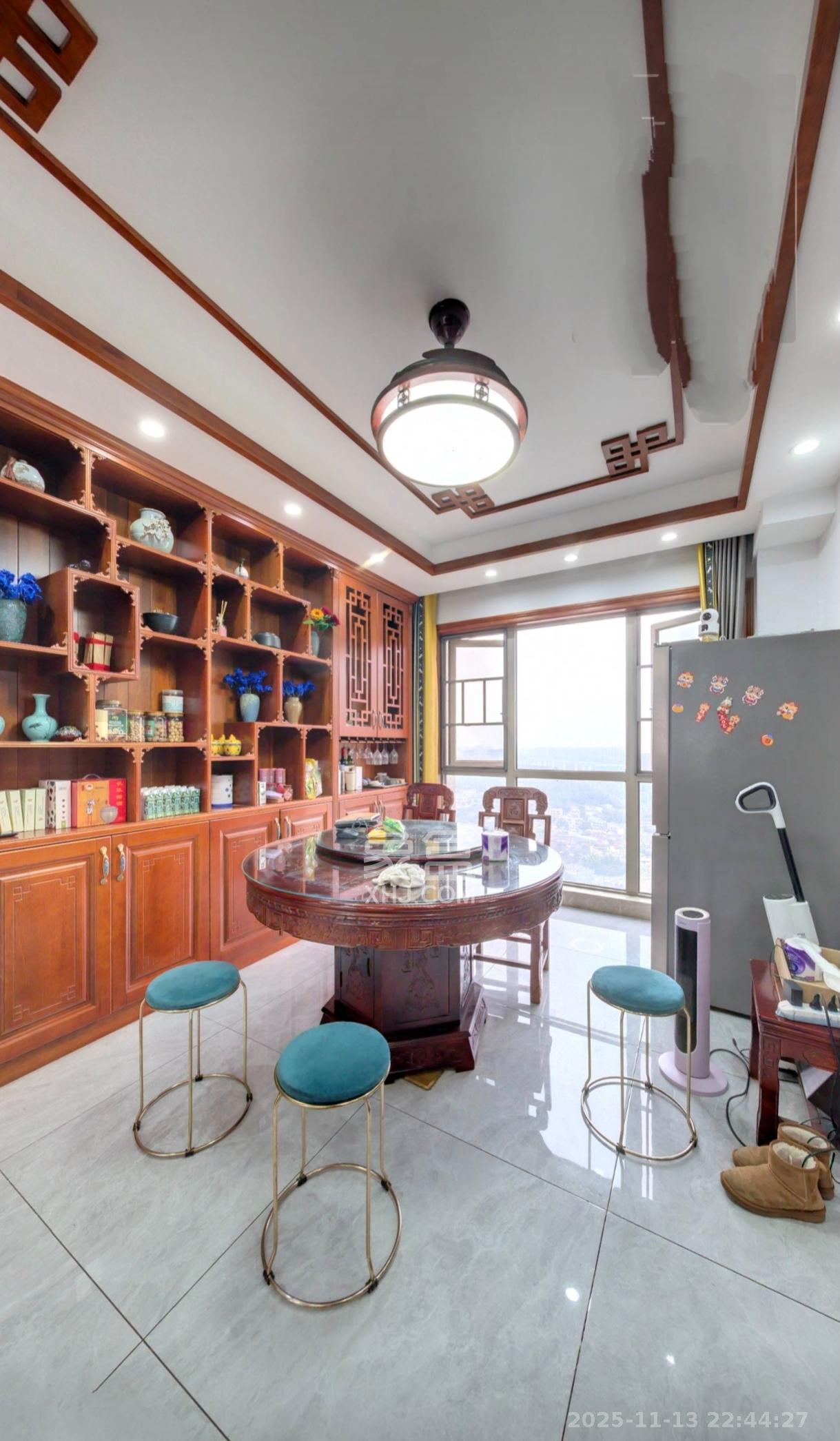 万象府台  4室2厅2卫    5500.0元/月室内图