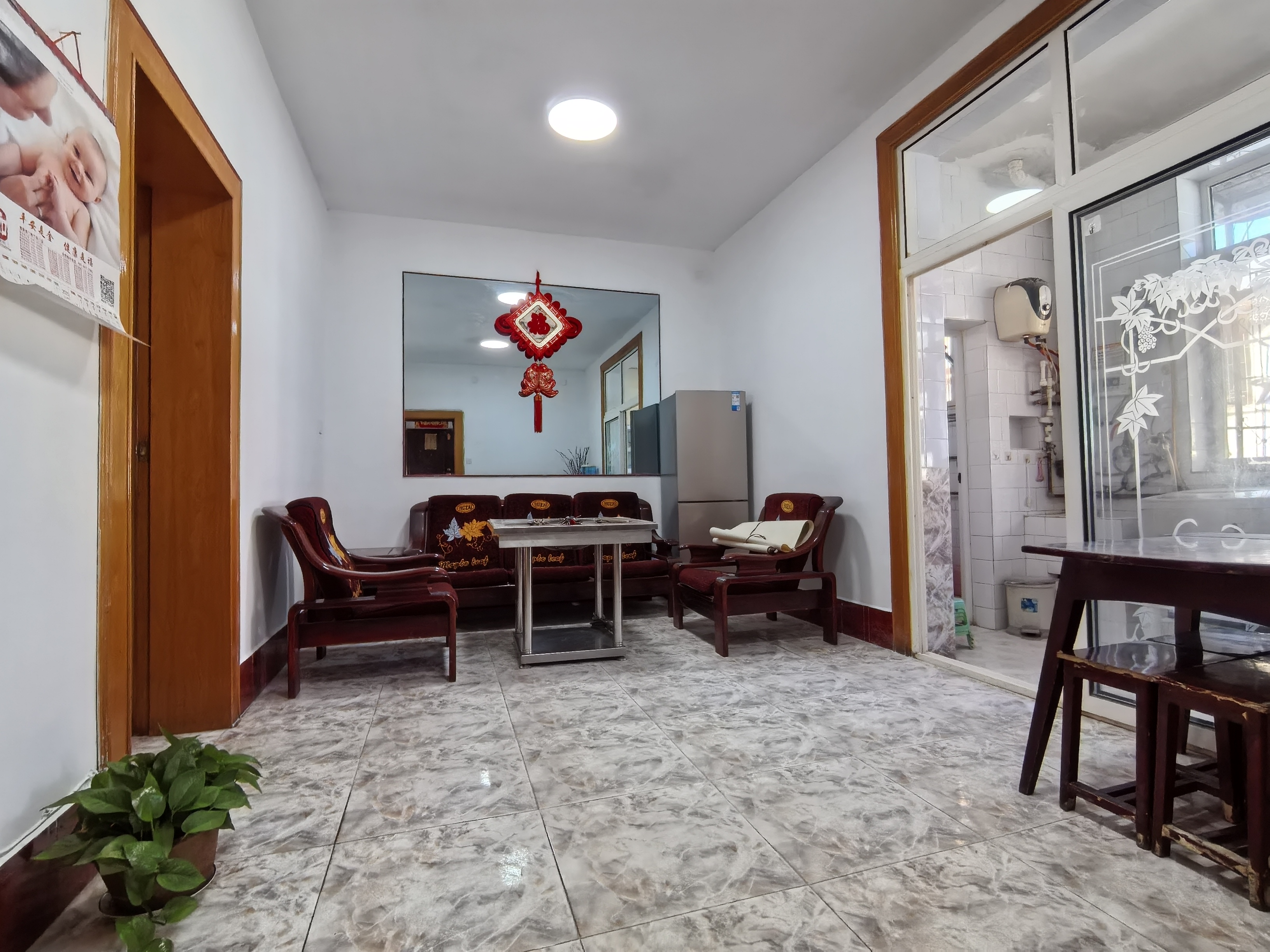 轻纺局家属院 1室0厅0卫 29.8万 轻纺局家属院 1室0厅0卫 29.8万客厅