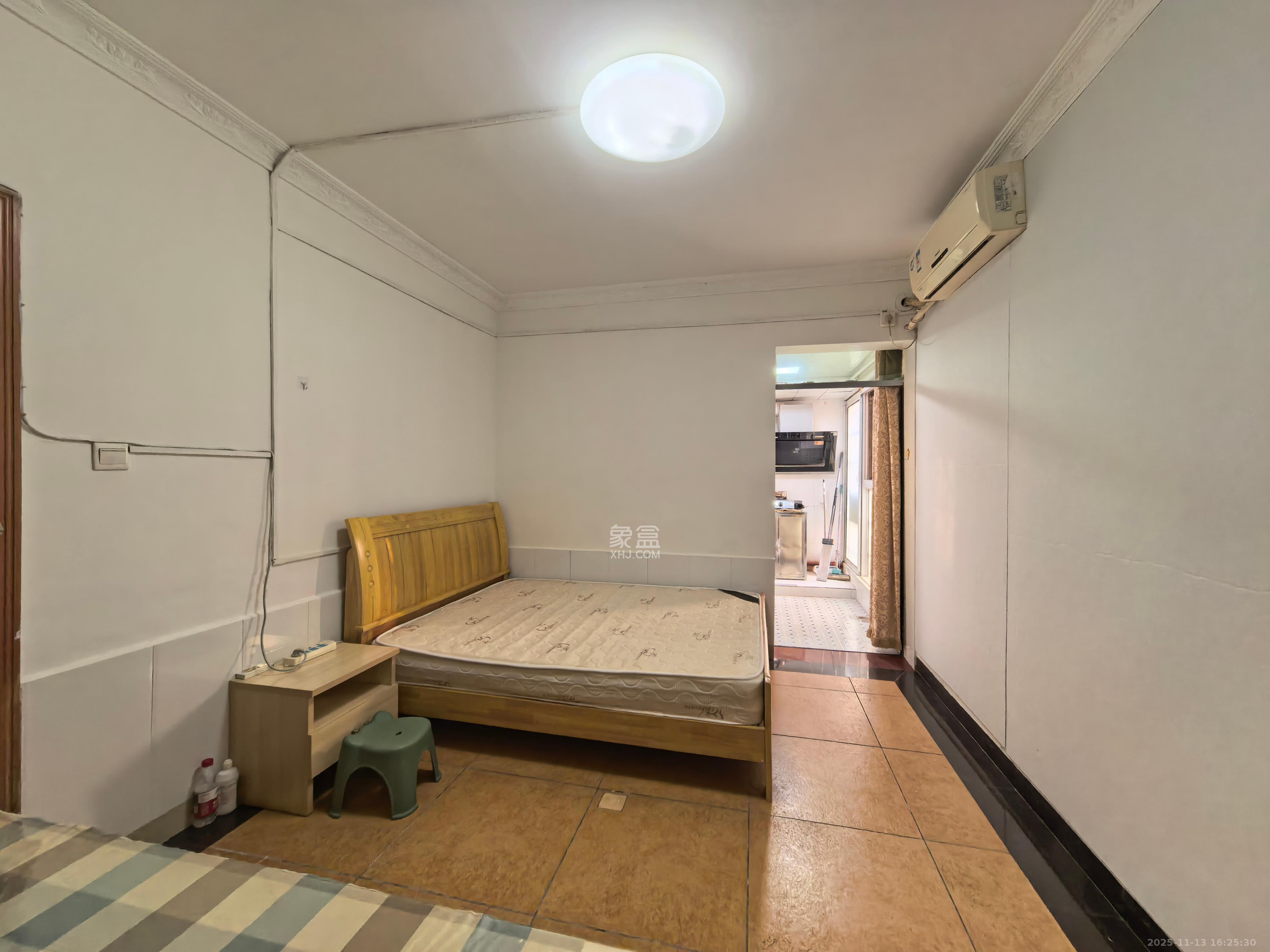 星典时代  1室1厅1卫    1200.0元/月室内图