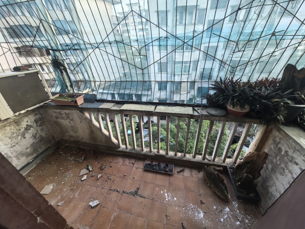 甸花新村  3室2厅1卫    59.0万客厅