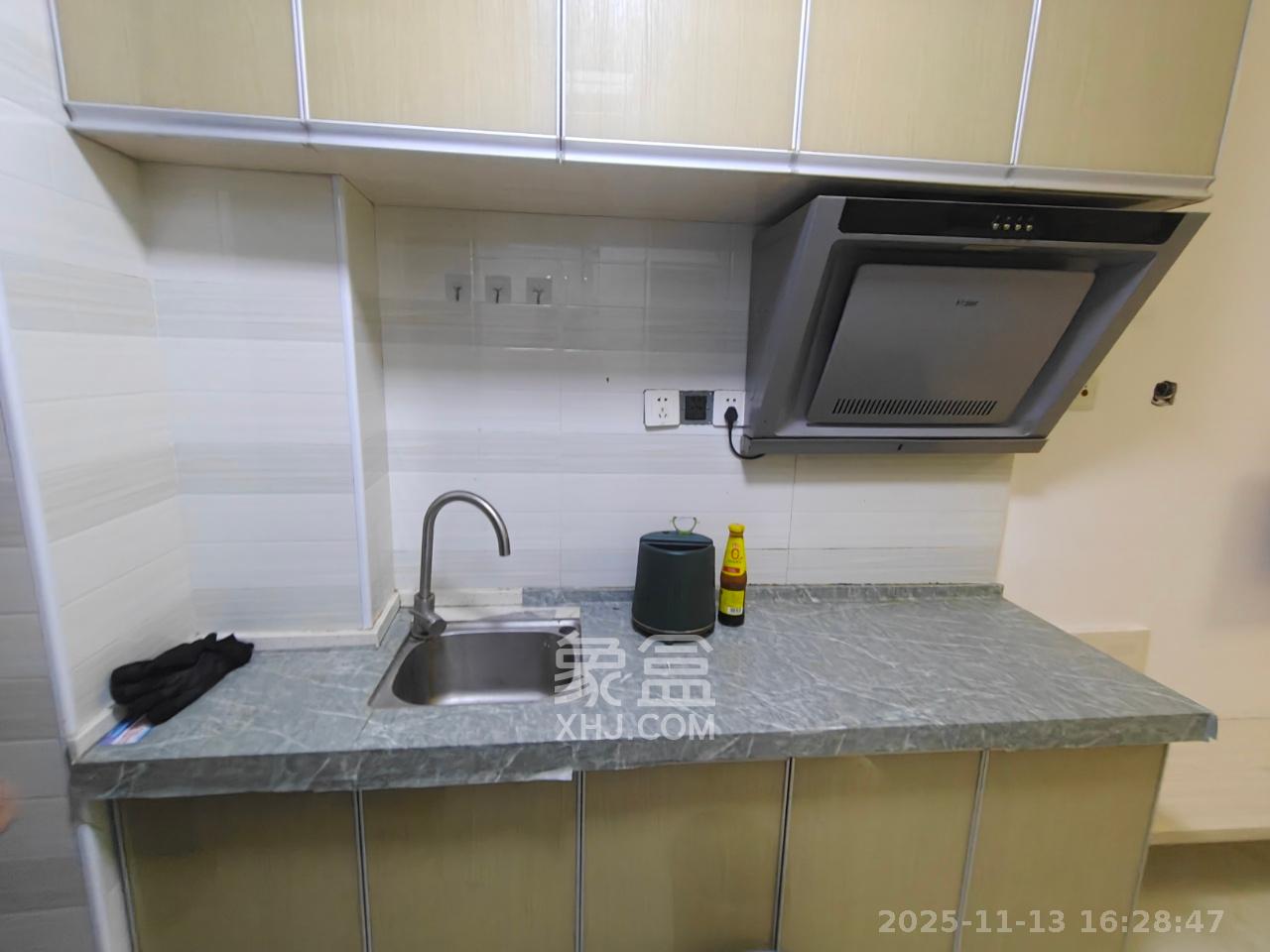 梅溪国际公寓（步步高新天地）  1室1厅1卫    1600.0元/月室内图