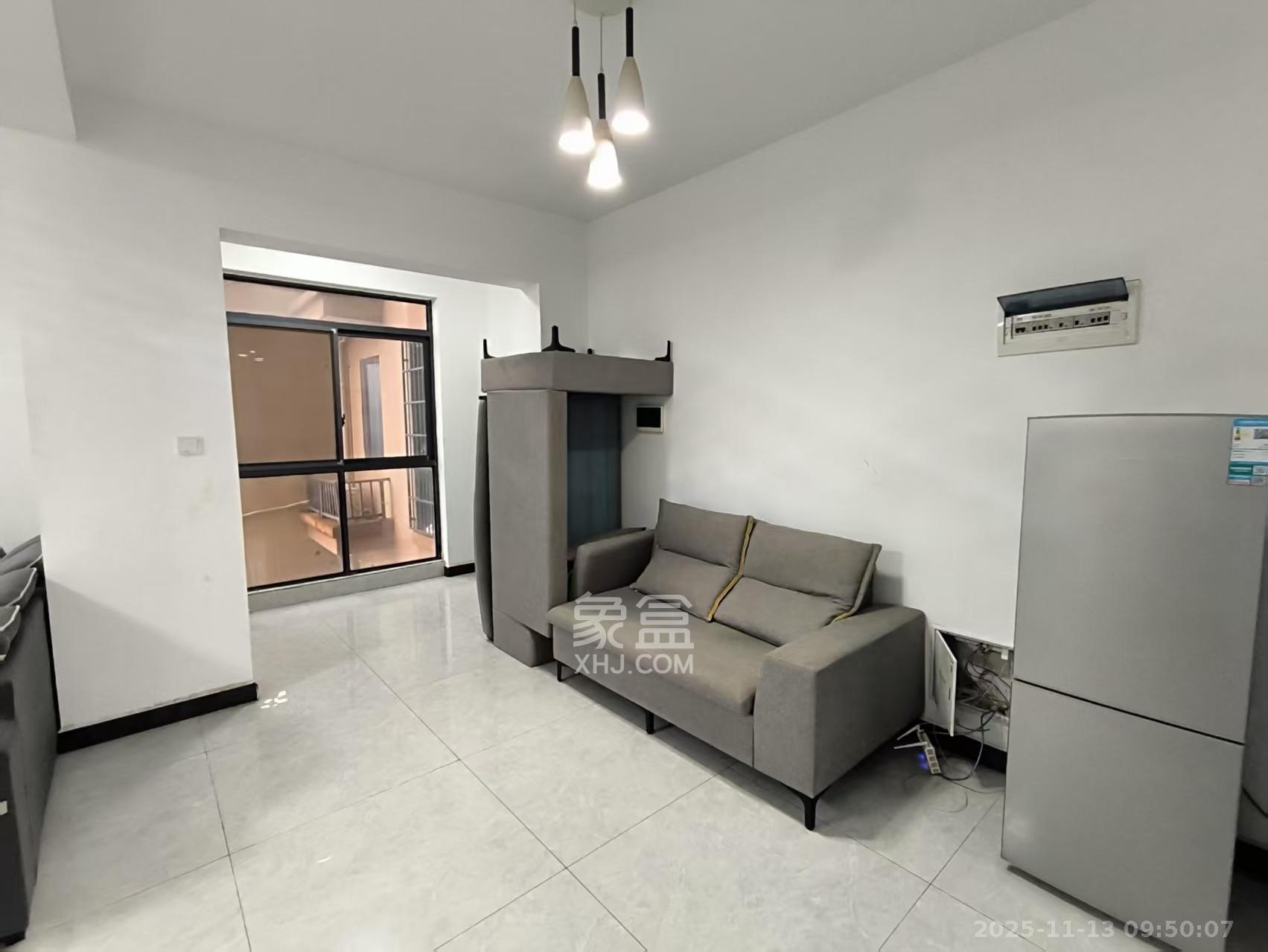 湘诚德峰小区B区 4室2厅2卫 2800.0元/月 湘诚德峰小区B区 4室2厅2卫 2800.0元/月室内图