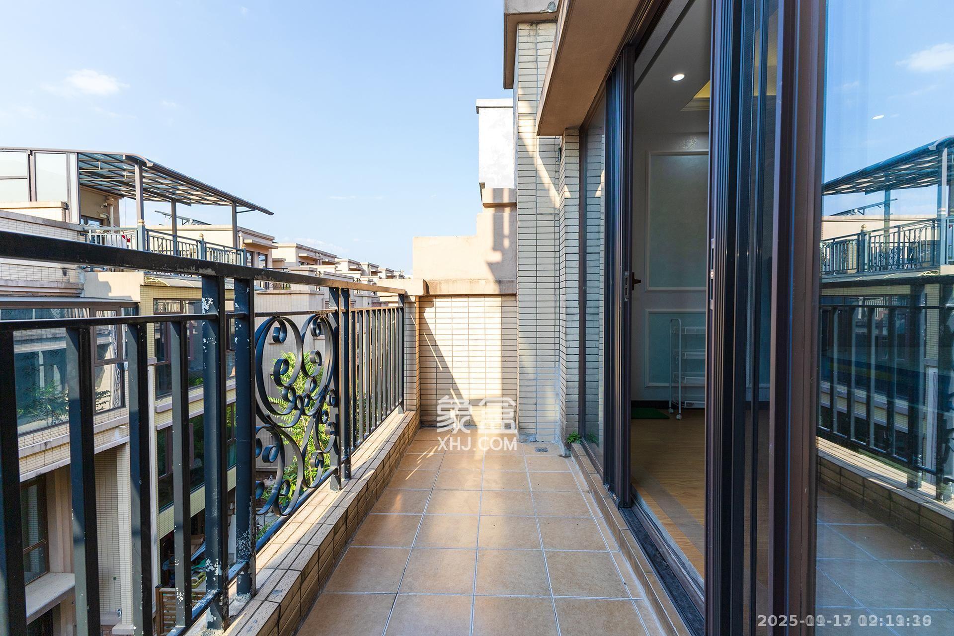 盈峰翠邸 5室2厅4卫 12000.0元/月 盈峰翠邸 5室2厅4卫 12000.0元/月室内图