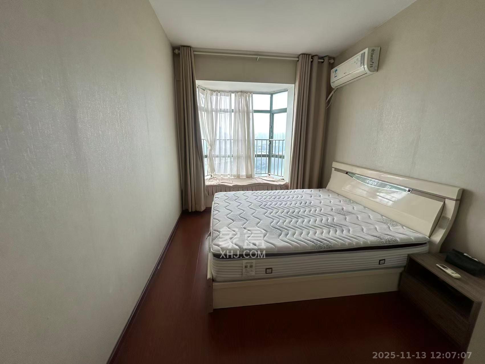 梦泽园 4室2厅2卫 3800.0元/月 梦泽园 4室2厅2卫 3800.0元/月室内图