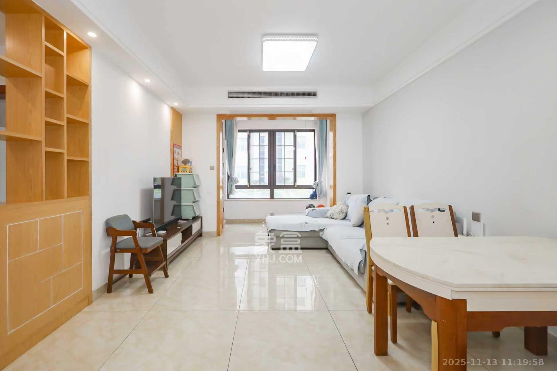 世茂铂翠湾二期  3室2厅1卫    2800.0元/月