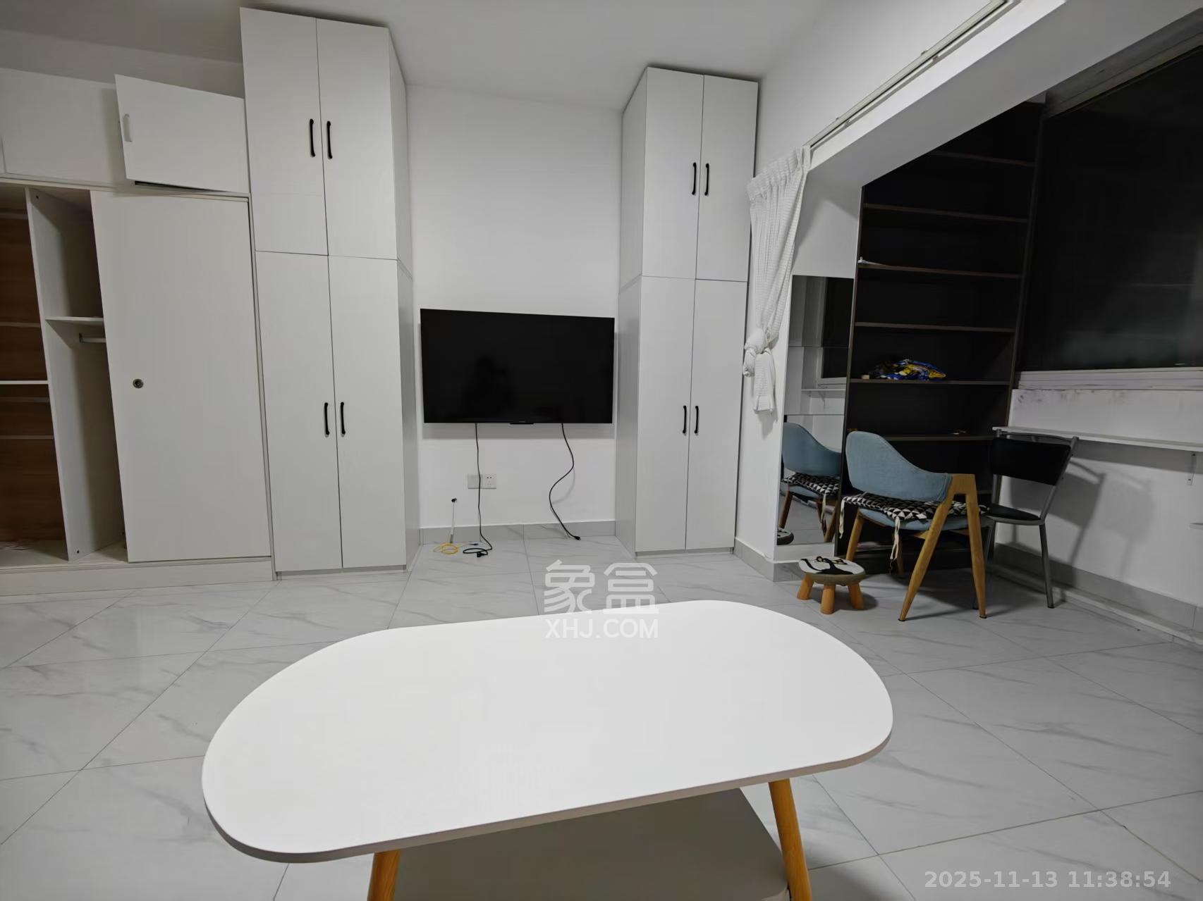 2076至高点  1室1厅1卫    1500.0元/月