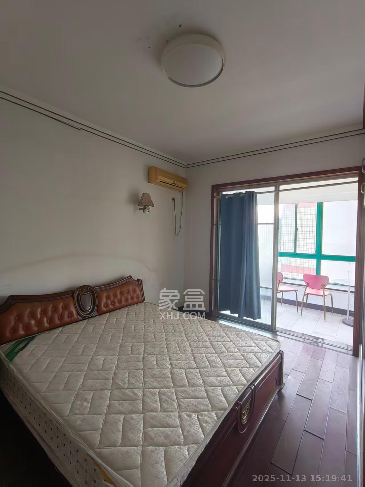 蓝山郡  3室2厅1卫    2000.0元/月室内图