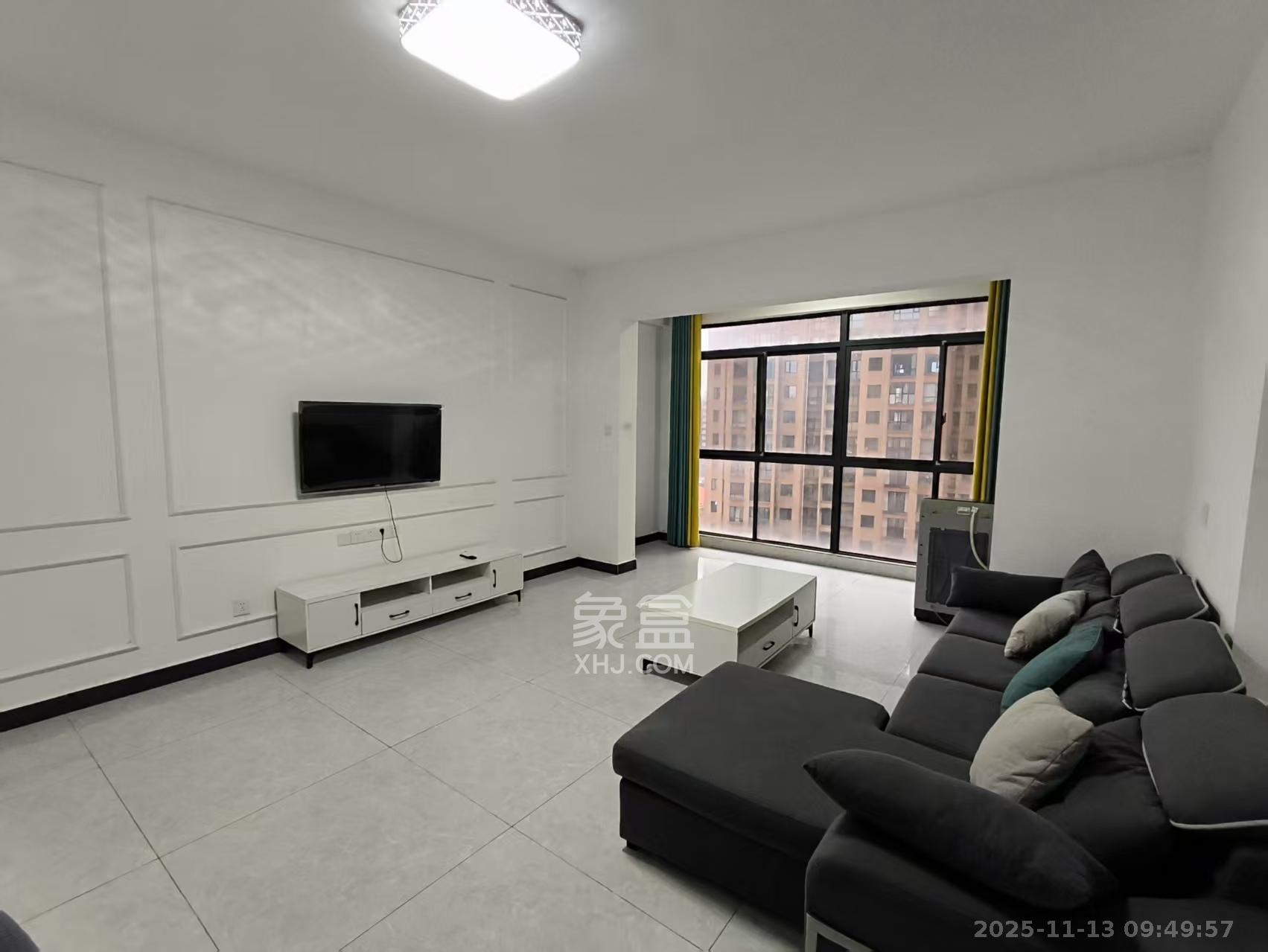 湘诚德峰小区B区 4室2厅2卫 2800.0元/月 湘诚德峰小区B区 4室2厅2卫 2800.0元/月室内图