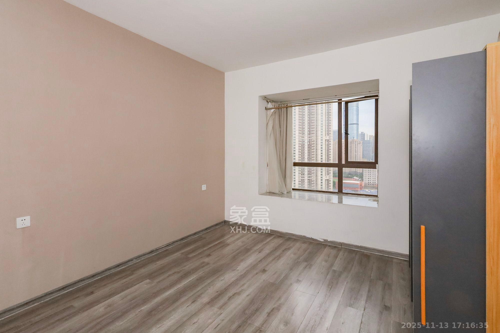 芙蓉别墅山庄(嘉湘华庭) 4室2厅2卫 3600.0元/月 芙蓉别墅山庄(嘉湘华庭) 4室2厅2卫 3600.0元/月室内图