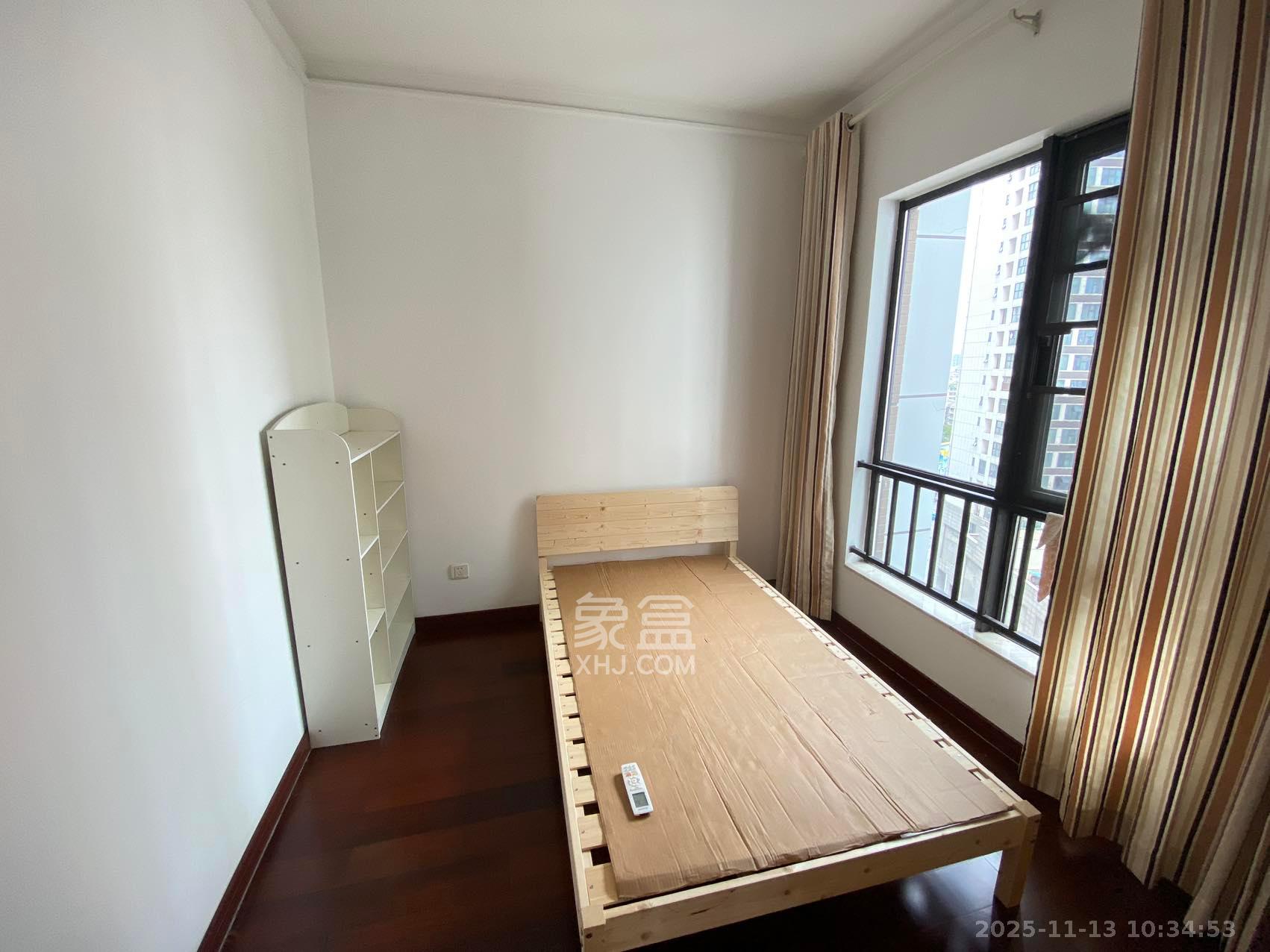 达美D6区  4室2厅2卫    3500.0元/月室内图