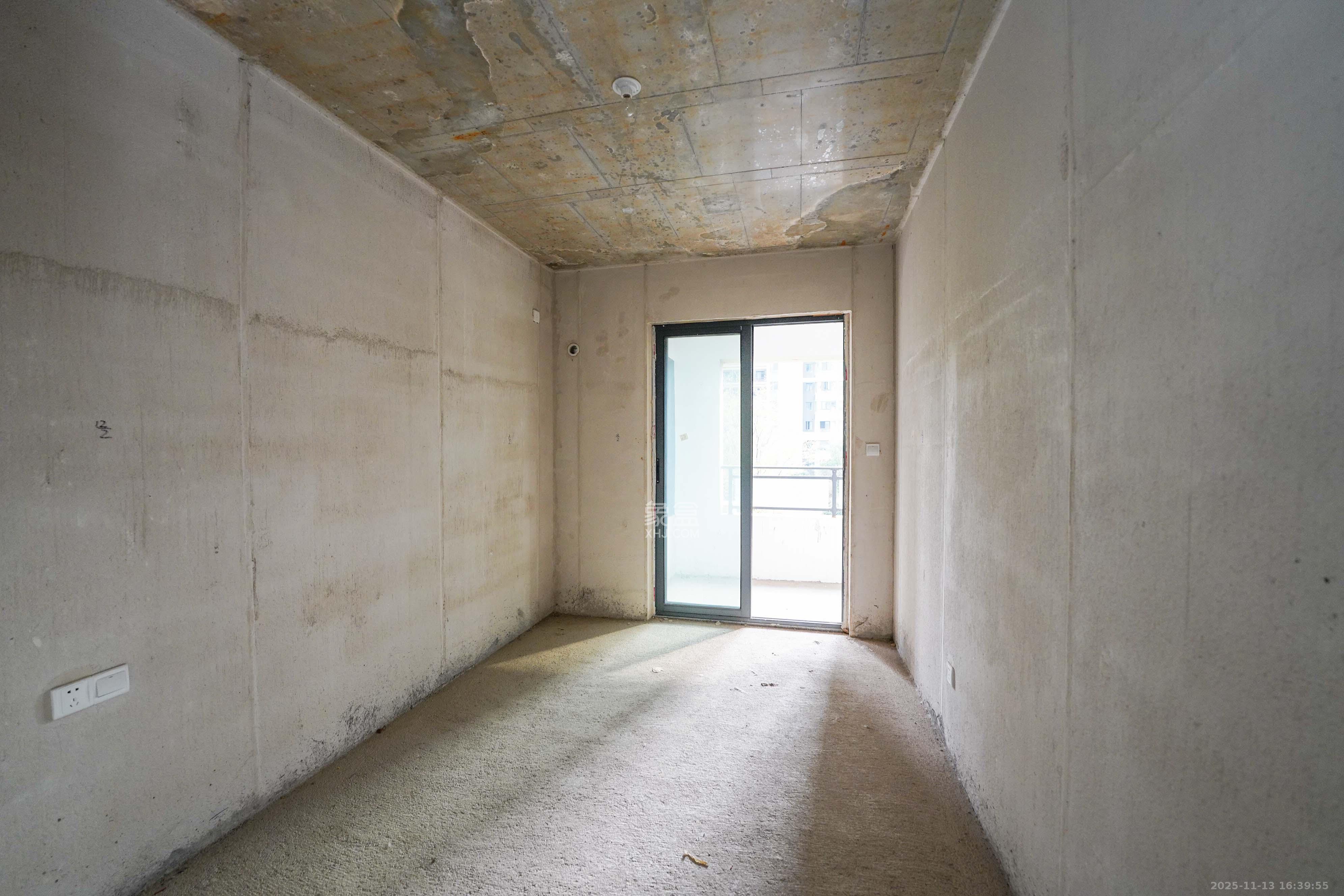 五矿万境蓝山  3室2厅2卫    103.0万卧室