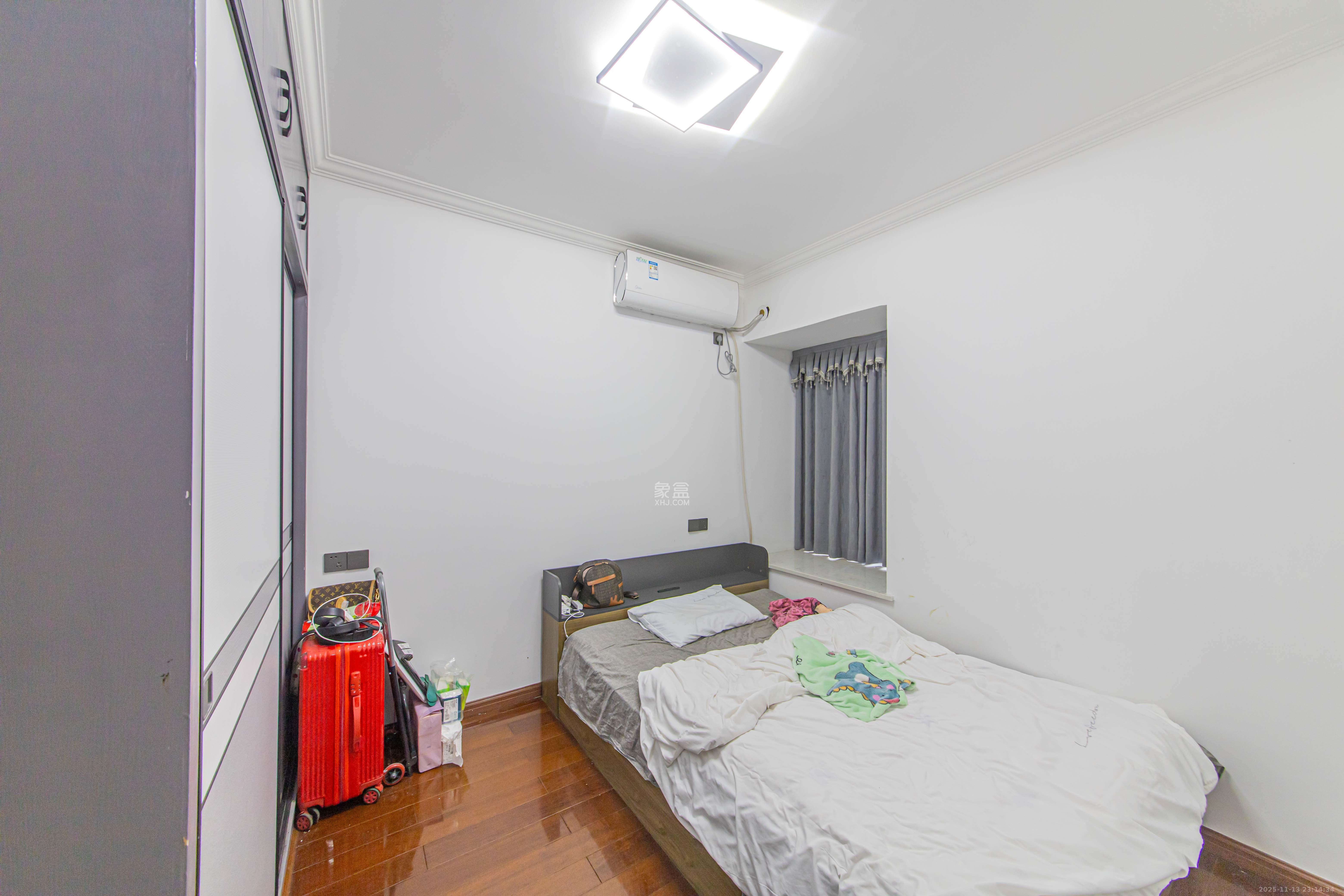 大唐印象二期御府  3室2厅1卫    115.0万卧室