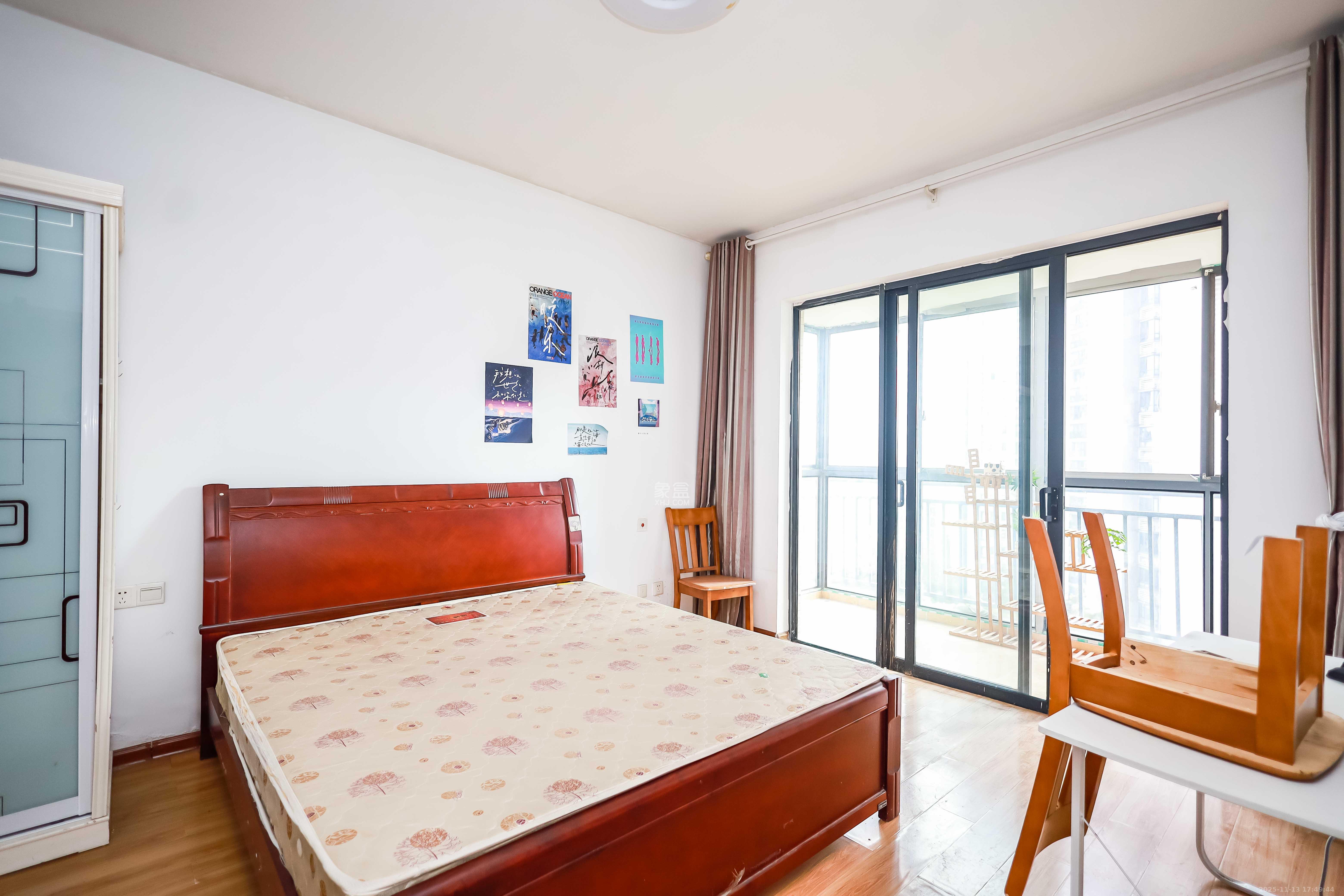 莱茵城  3室2厅2卫    85.8万卧室