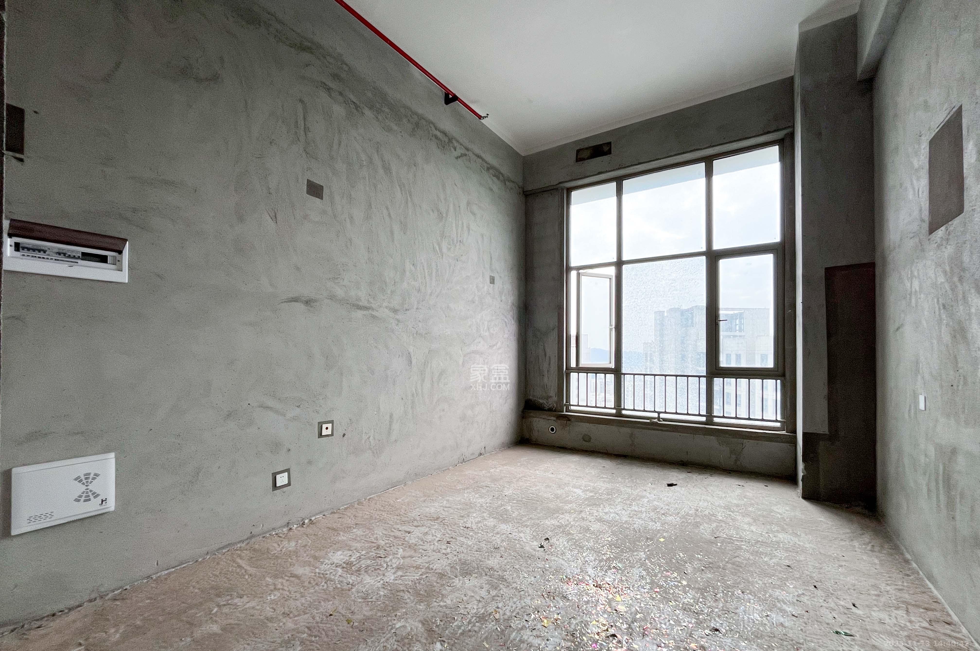 梅溪湖金茂湾  2室1厅1卫    32.0万客厅