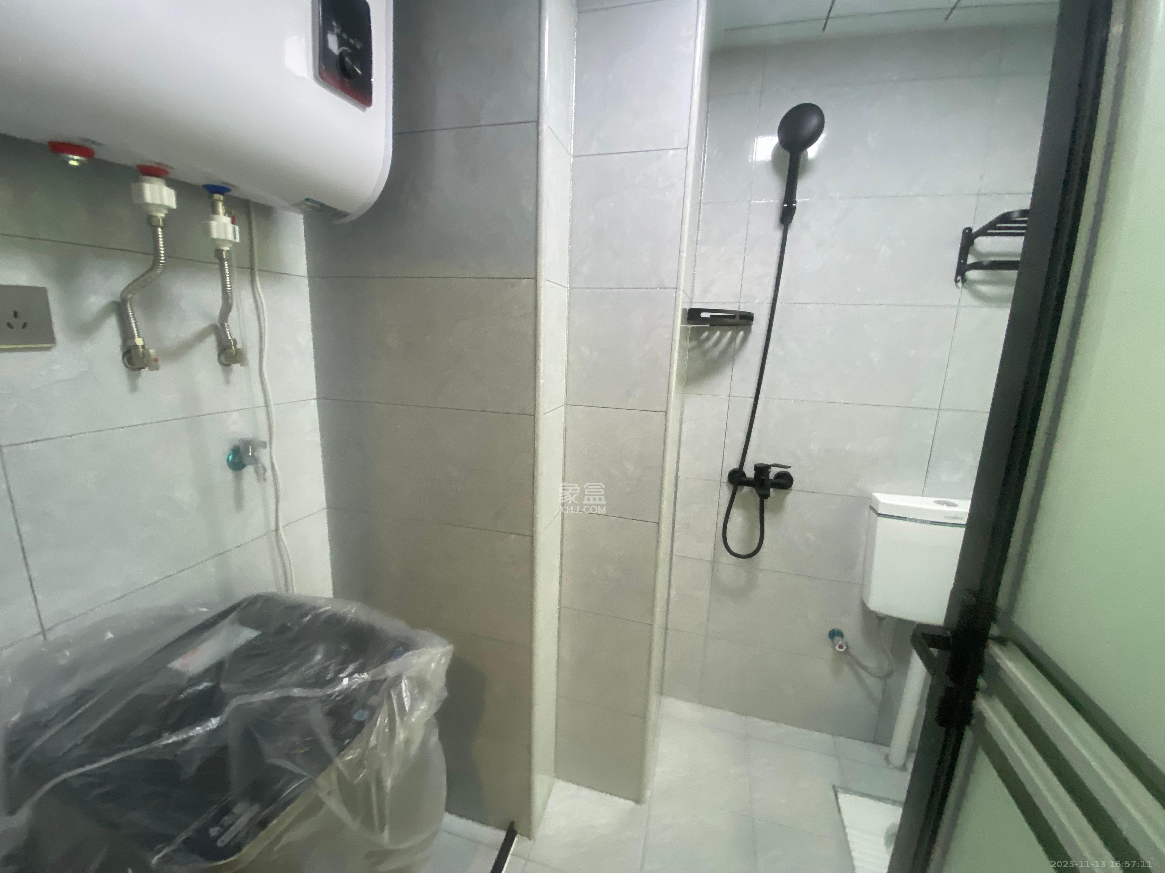 绿洲花园  1室1厅1卫    1800.0元/月室内图