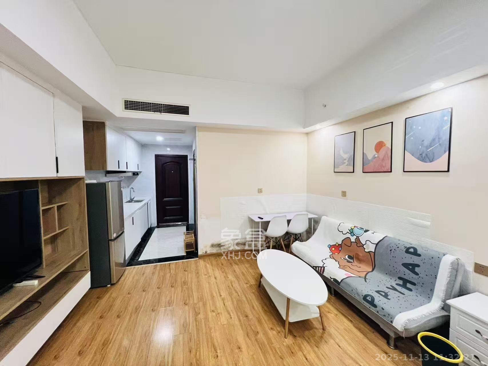 佳程C+公寓  1室1厅1卫    1600.0元/月室内图