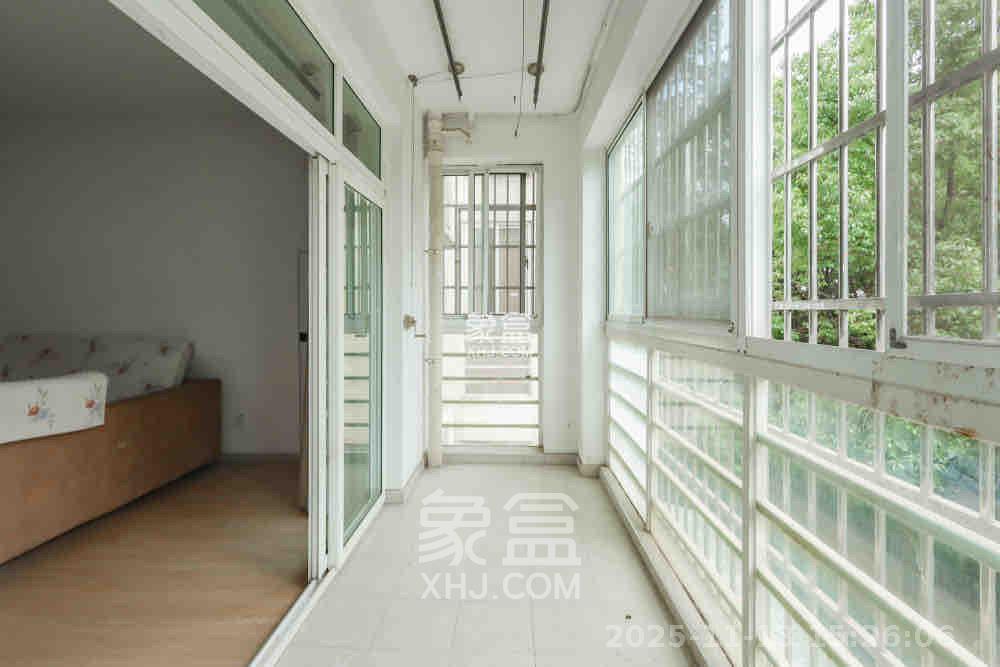 八方小区A区 4室3厅2卫 5200.0元/月 八方小区A区 4室3厅2卫 5200.0元/月室内图