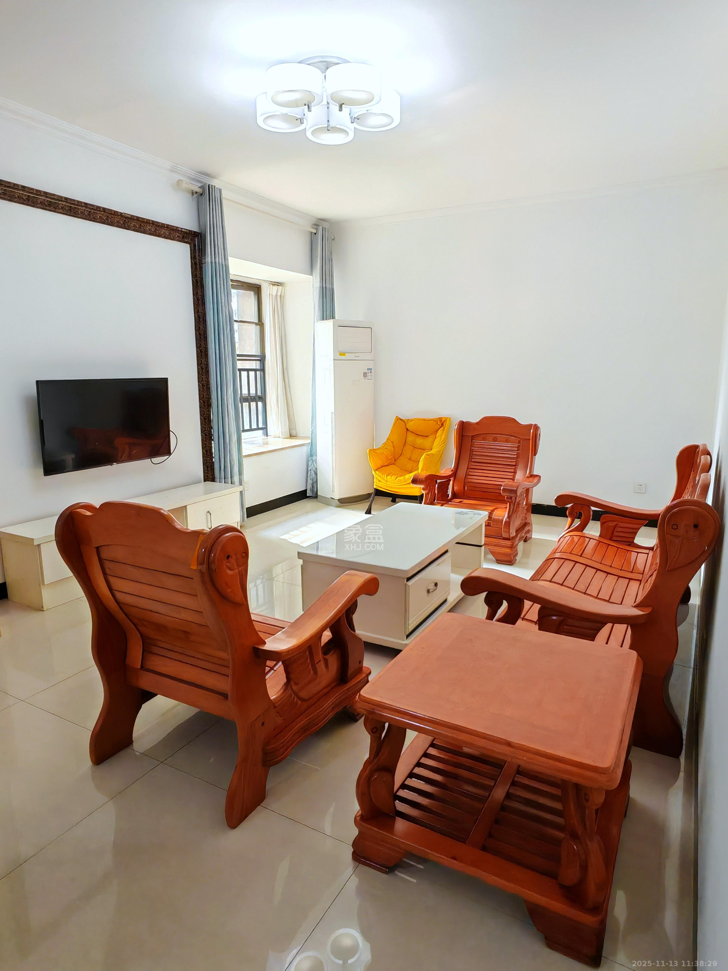 中海梅溪湖壹号  3室2厅1卫    2500.0元/月