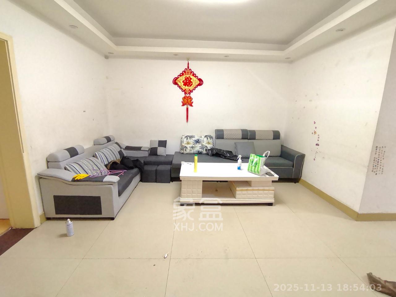 中南汽车世界 1室0厅0卫 1300.0元/月 中南汽车世界 1室0厅0卫 1300.0元/月室内图