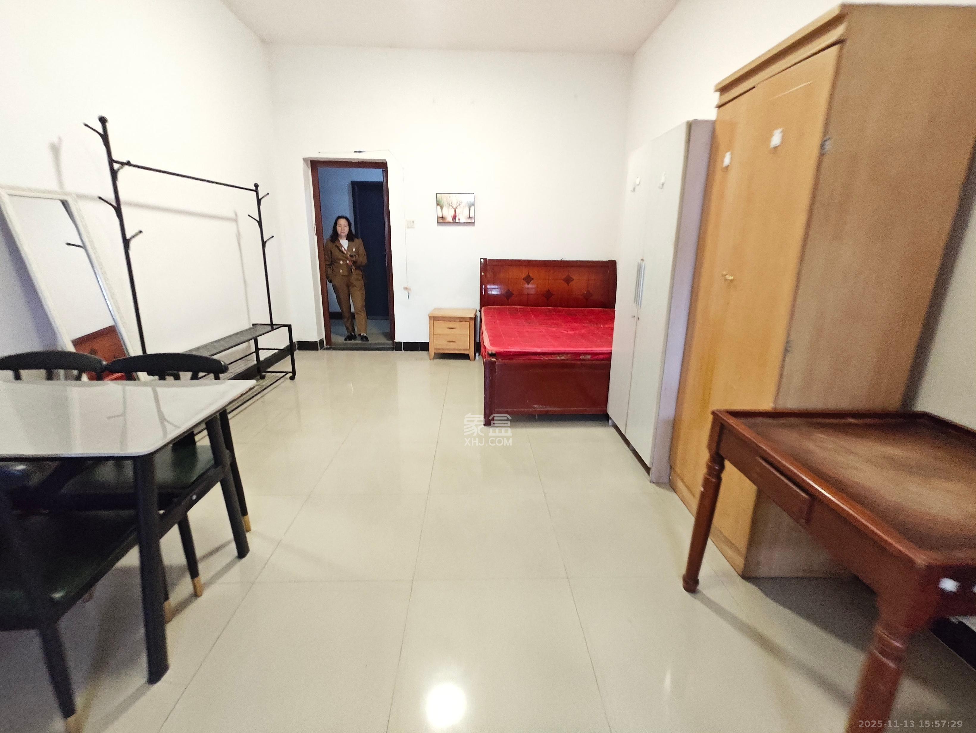 创业乐园  1室1厅1卫    800.0元/月室内图