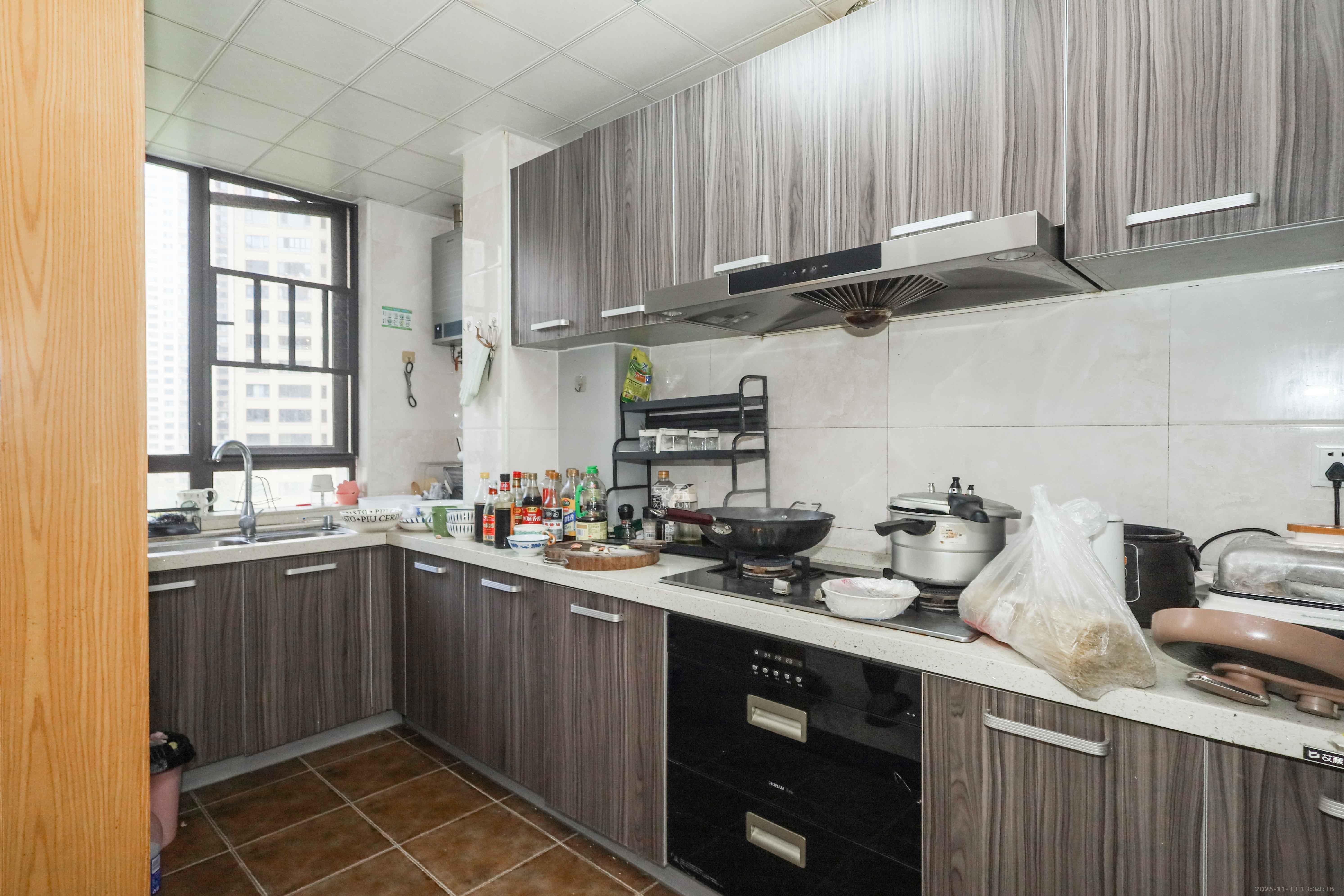 和泓梅溪四季 3室2厅1卫 138.0万 和泓梅溪四季 3室2厅1卫 138.0万厨房