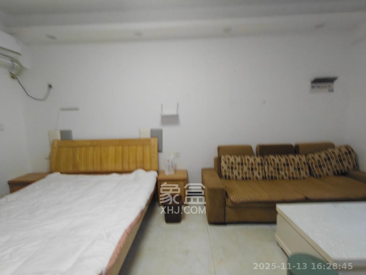 梅溪国际公寓（步步高新天地）  1室1厅1卫    1600.0元/月室内图