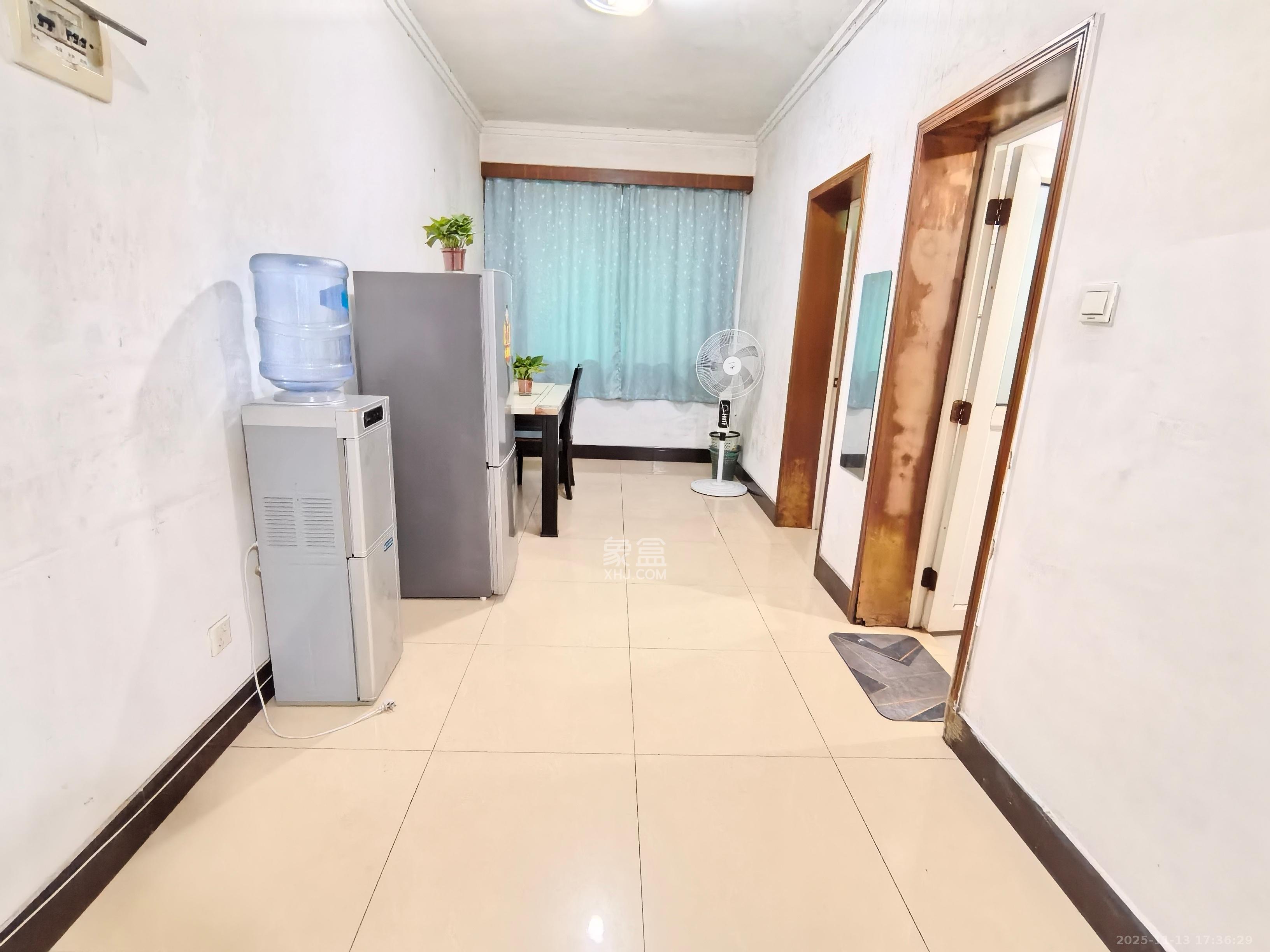 中南汽车世界 2室2厅1卫 1200.0元/月 中南汽车世界 2室2厅1卫 1200.0元/月室内图